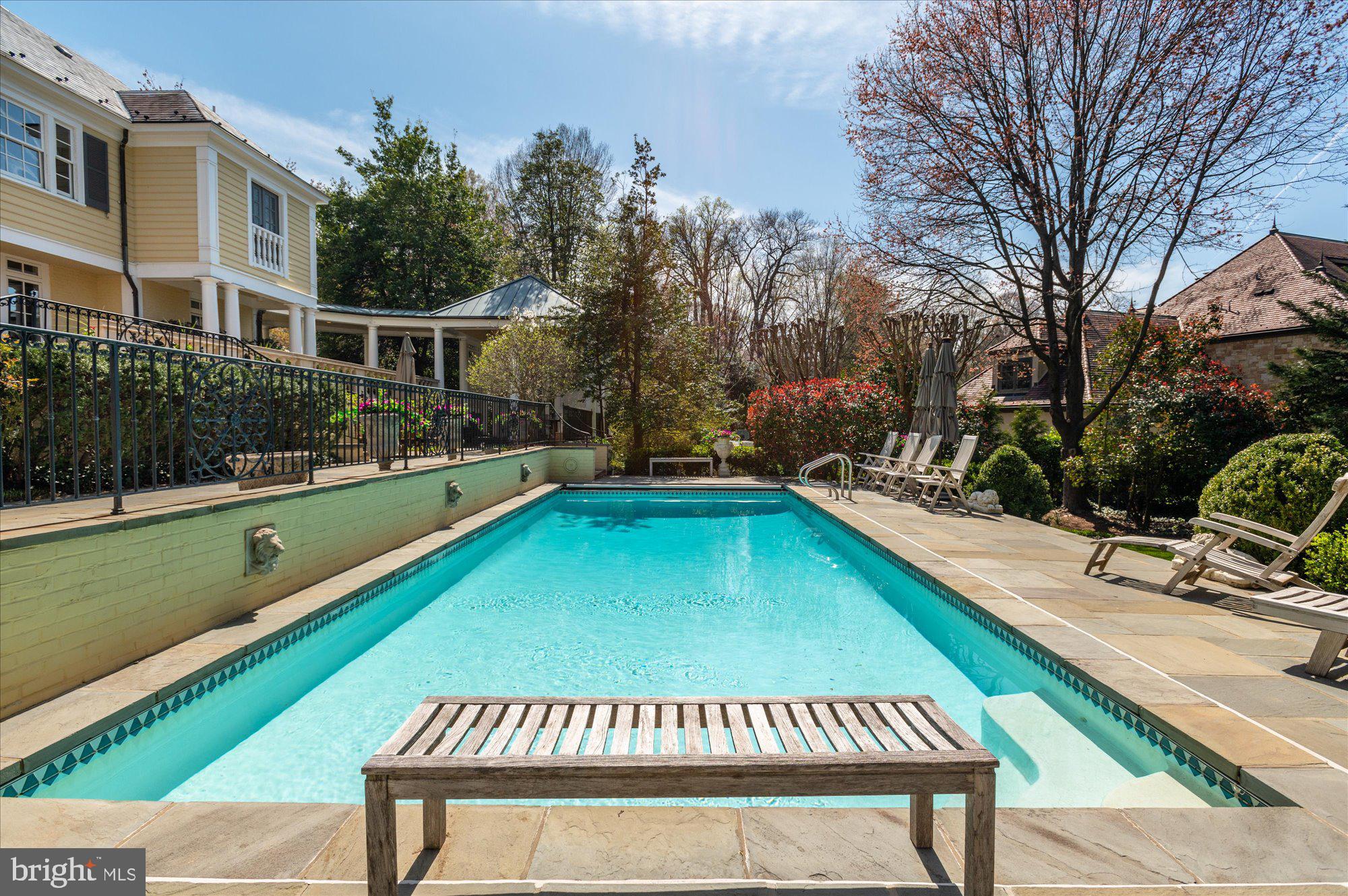 SPRING VALLEY - Residential
