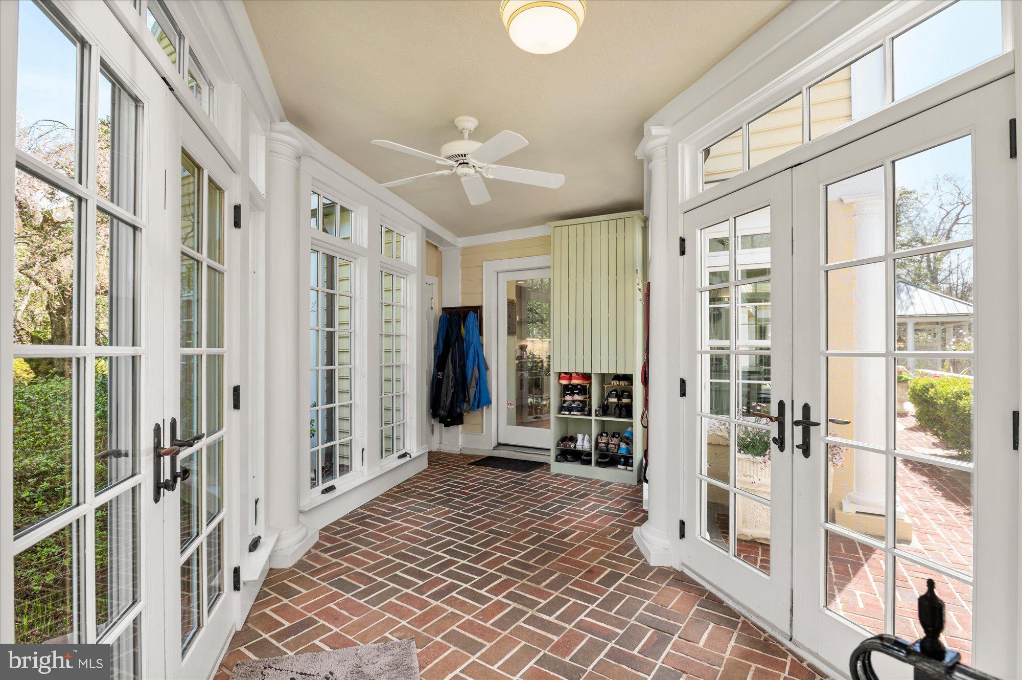 SPRING VALLEY - Residential