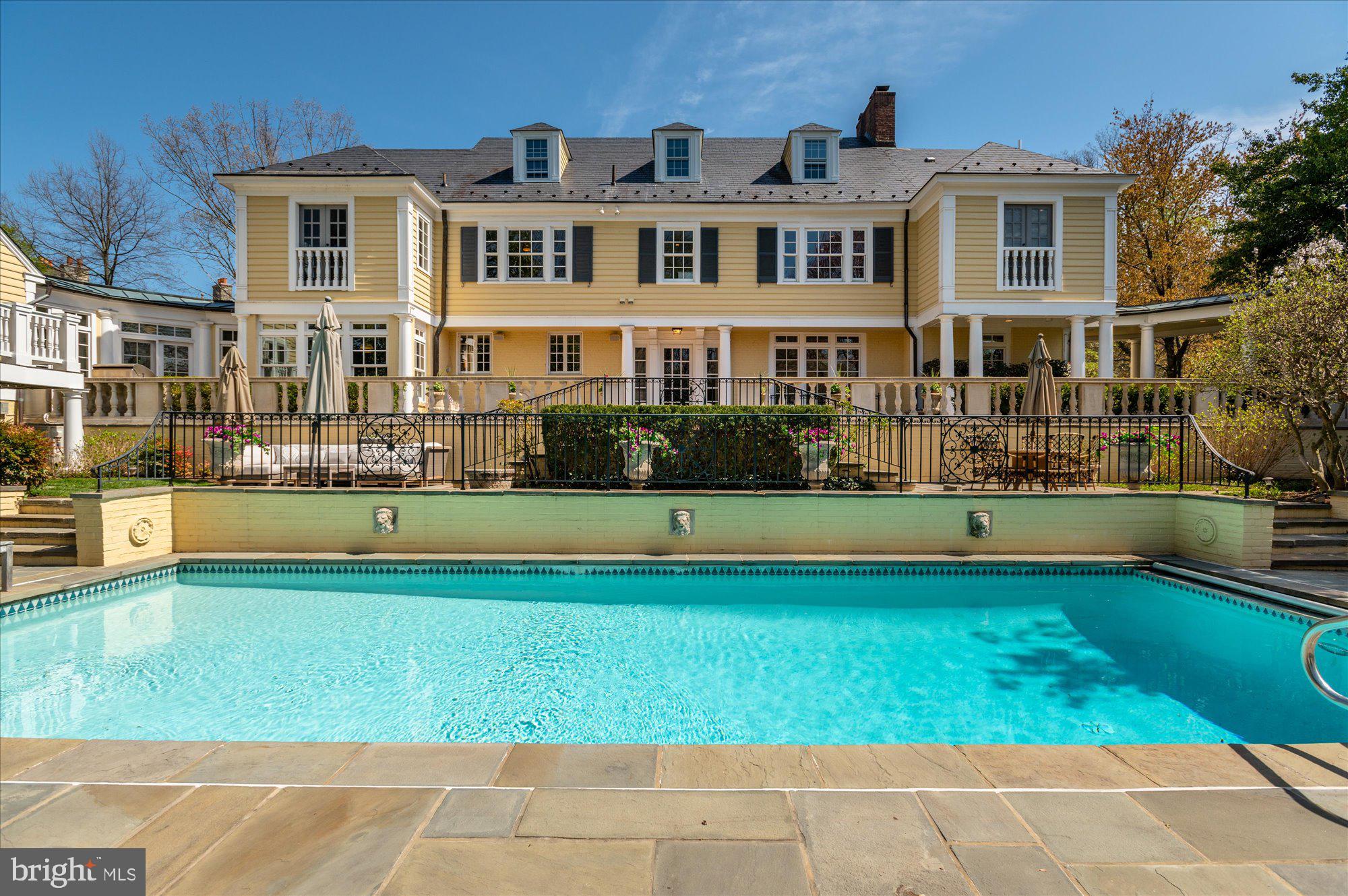 SPRING VALLEY - Residential