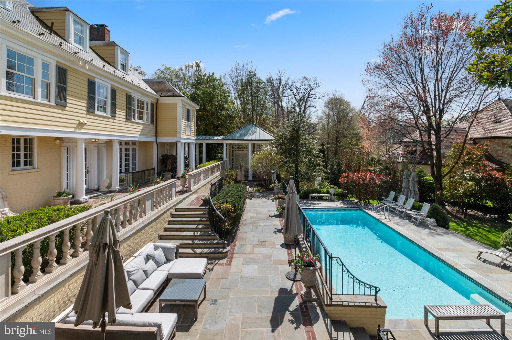 SPRING VALLEY - Residential