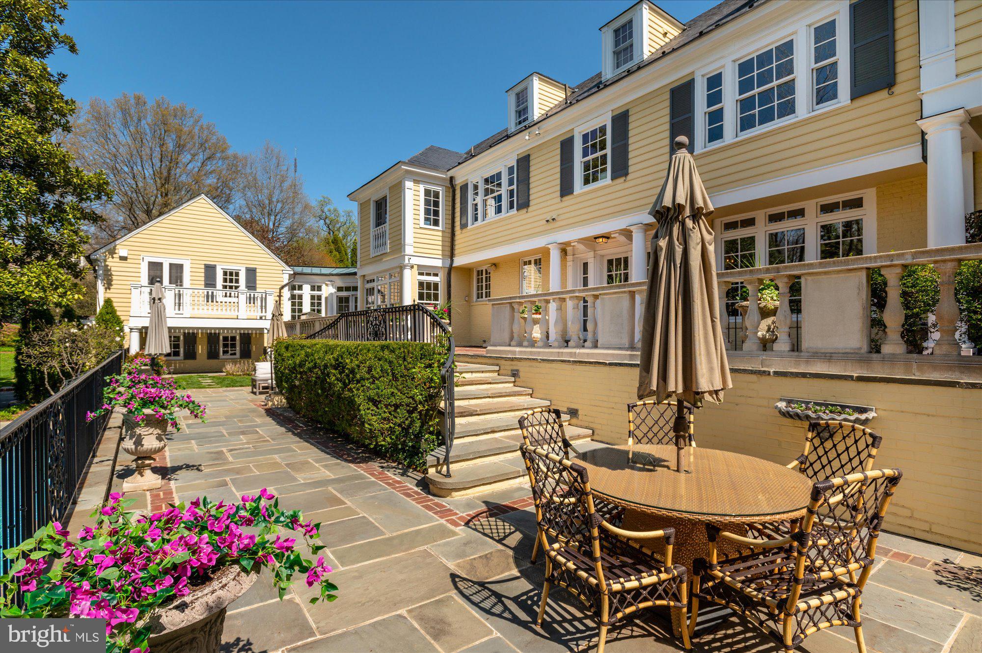 SPRING VALLEY - Residential