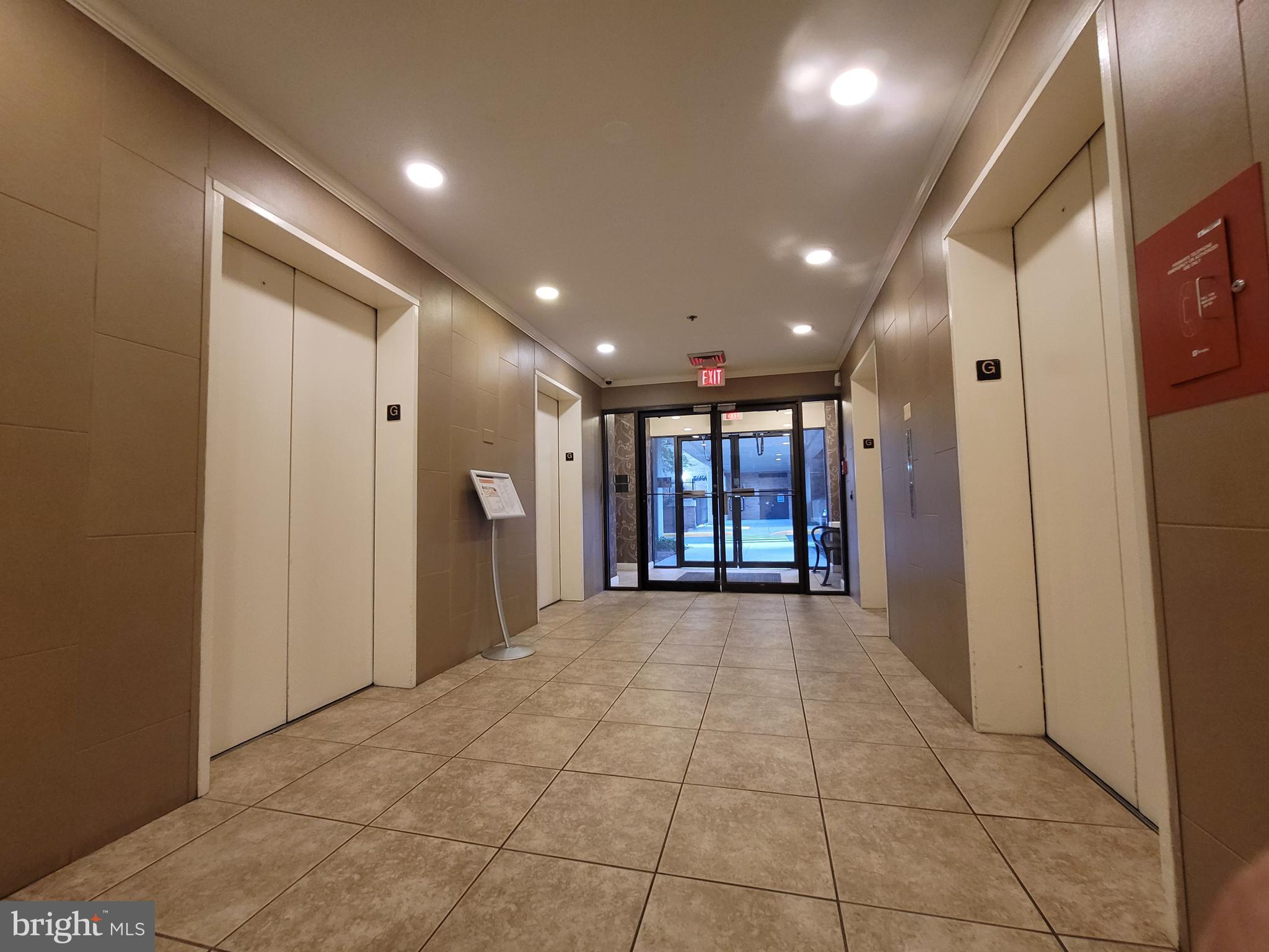 SKYLINE SQUARE CONDO - Residential