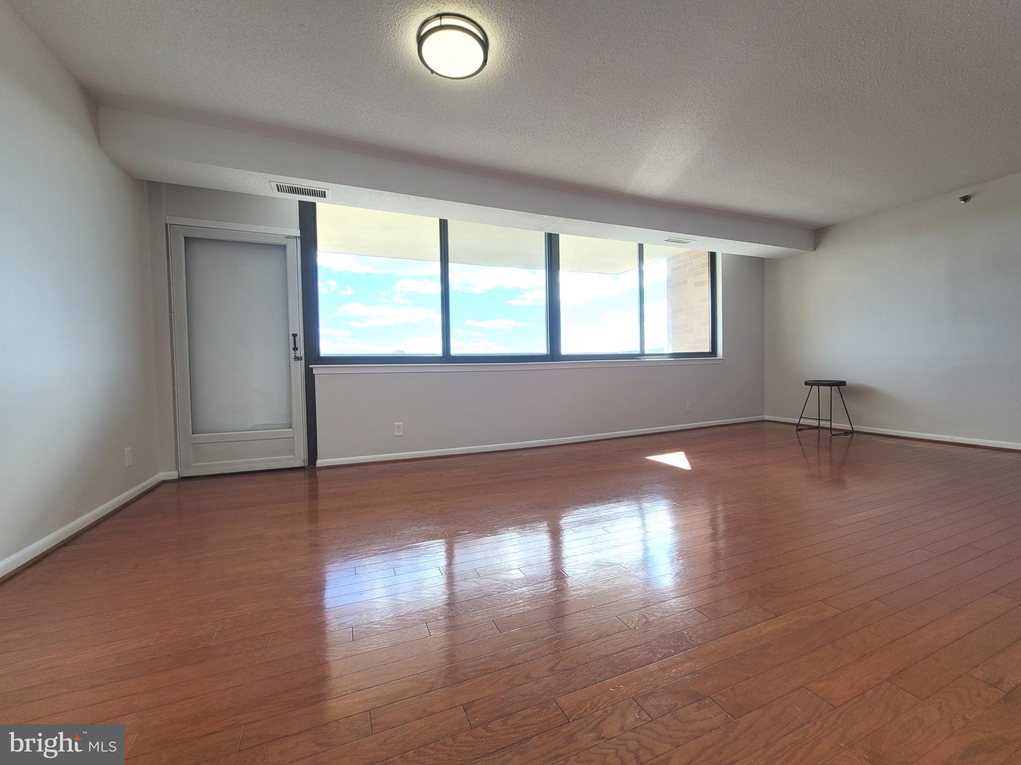 SKYLINE SQUARE CONDO - Residential