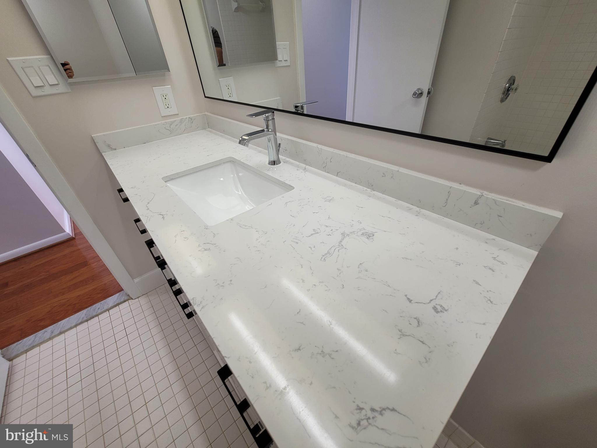 SKYLINE SQUARE CONDO - Residential