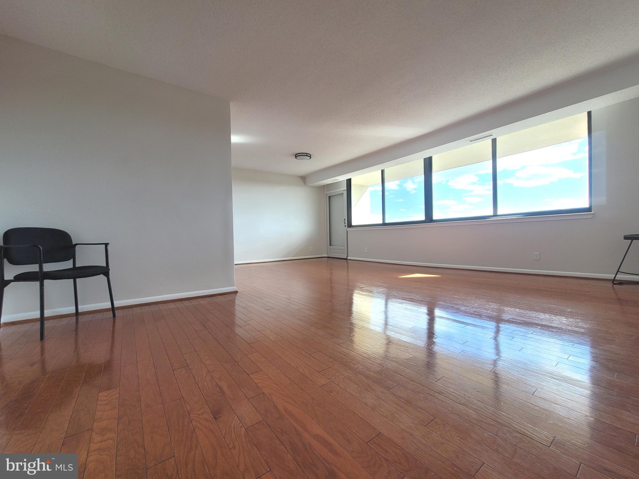 SKYLINE SQUARE CONDO - Residential