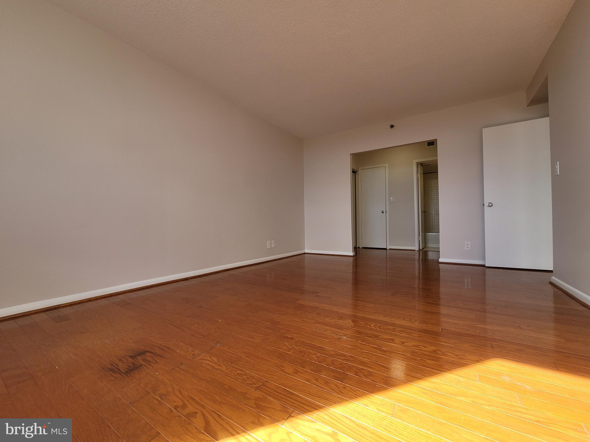 SKYLINE SQUARE CONDO - Residential