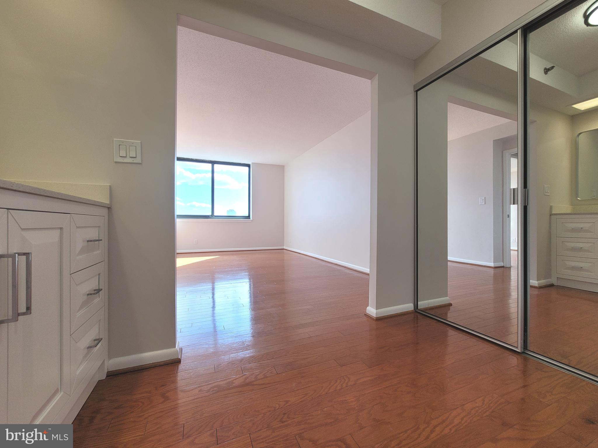 SKYLINE SQUARE CONDO - Residential