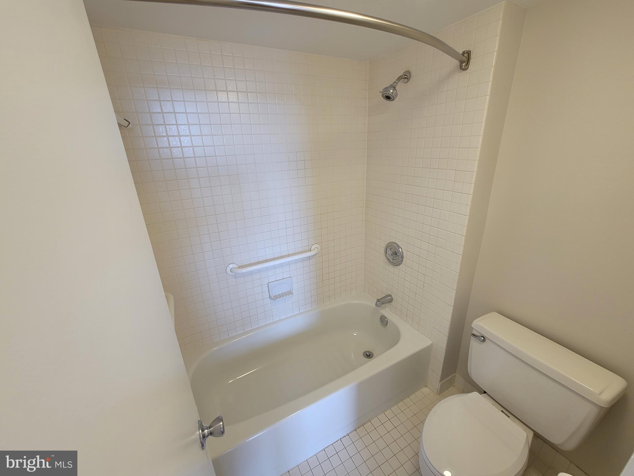 SKYLINE SQUARE CONDO - Residential