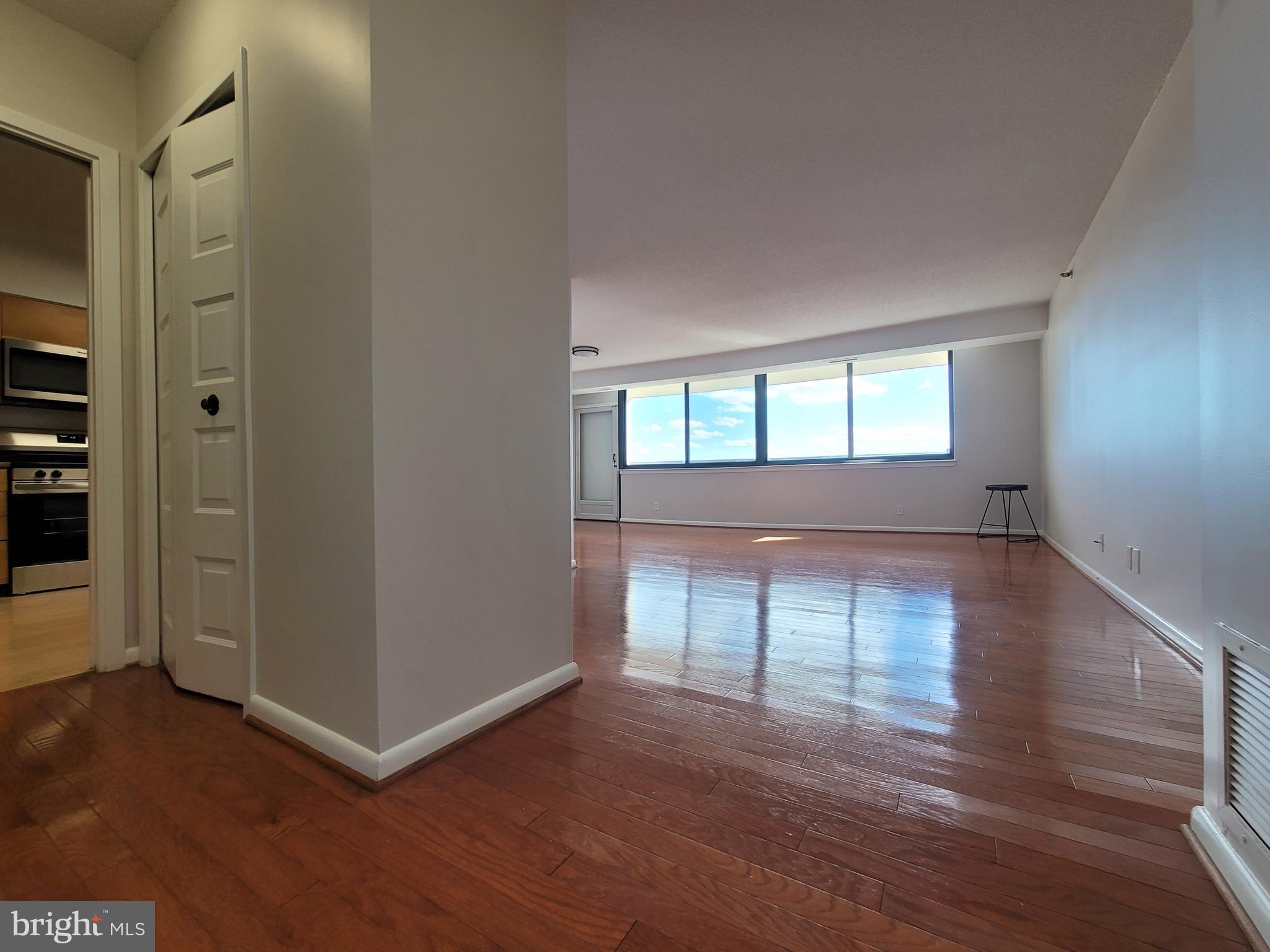 SKYLINE SQUARE CONDO - Residential