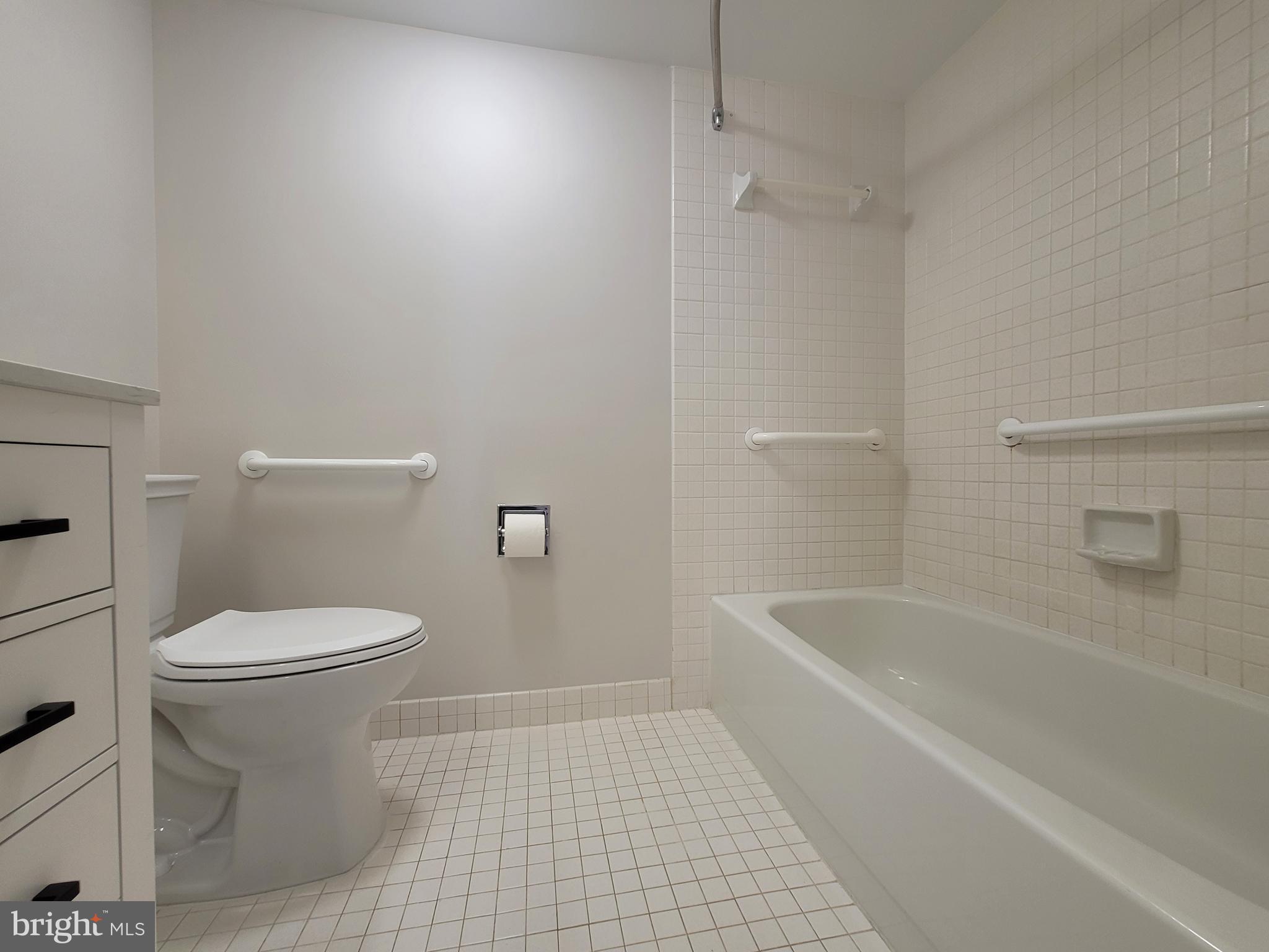 SKYLINE SQUARE CONDO - Residential