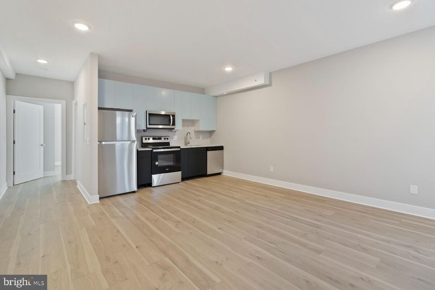 Welcome home!  

You'll be the first to live in this BRAND NEW construction LOFT-style apartment with modern design. Walk in and you will appreciate high ceilings and exposed ductwork. The kitchen offers sleek, seamless kitchen cabinets with brand new appliances. 

This unit offers a shared ROOF DECK! Each unit has its own WASHER & DRYER. 

 Conveniently located near the El, and PUBLIC TRANSPORTATION, Franny Lou's Porch, Martha, Philadelphia Brewing, Pizza Brain, and PFCU. 1 PARKING SPOT AVAILABLE!