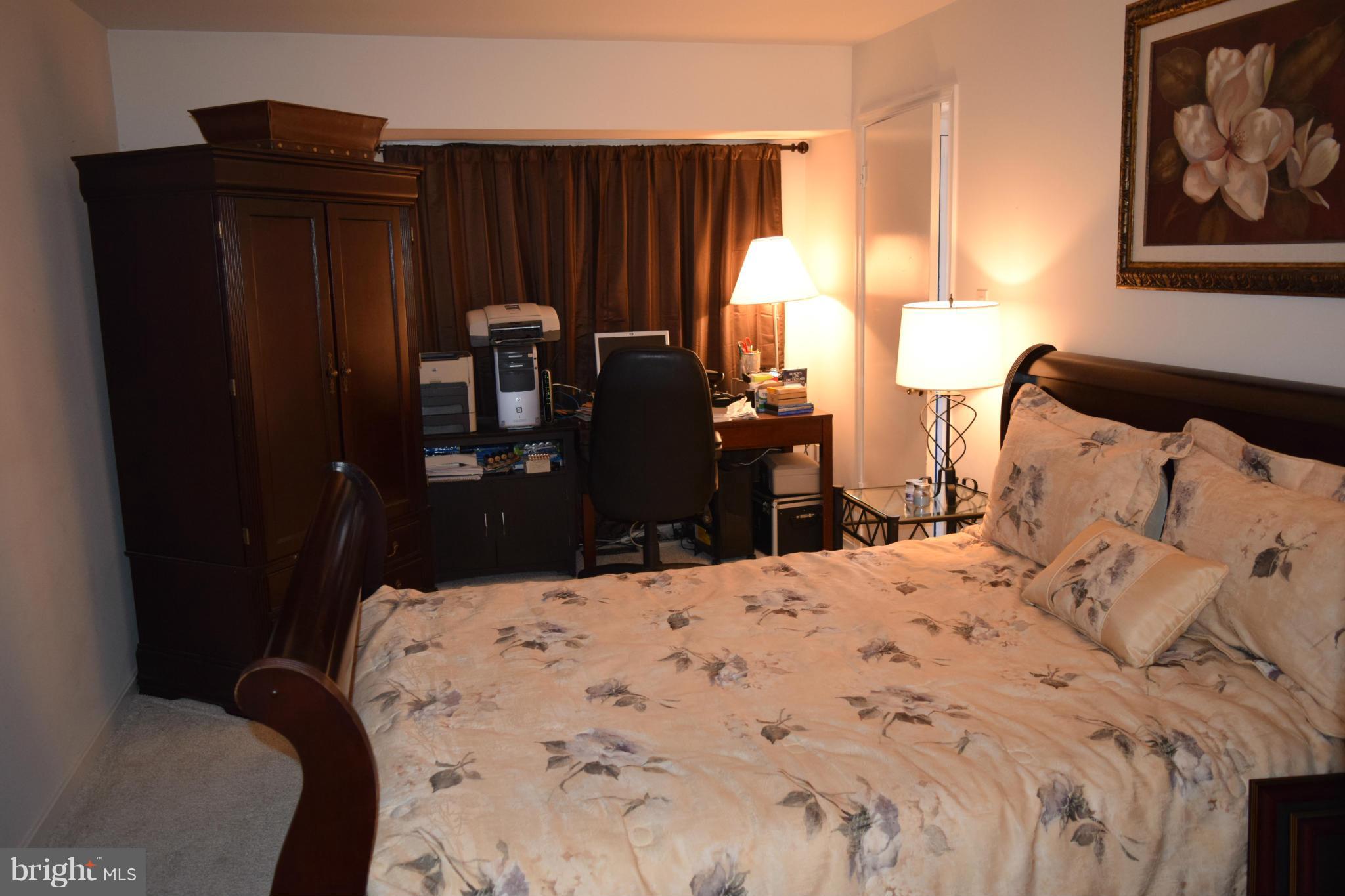 LAUREL LAKES - Residential