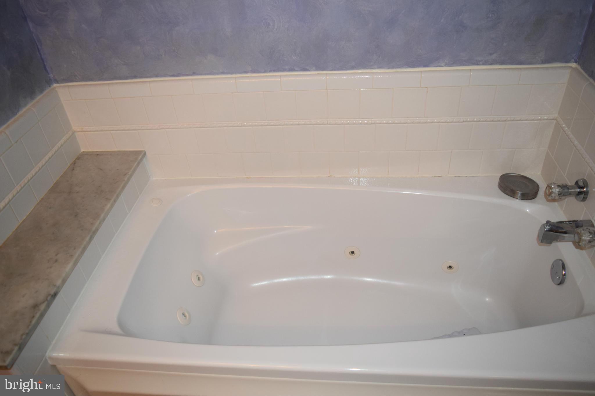 LAUREL LAKES - Residential