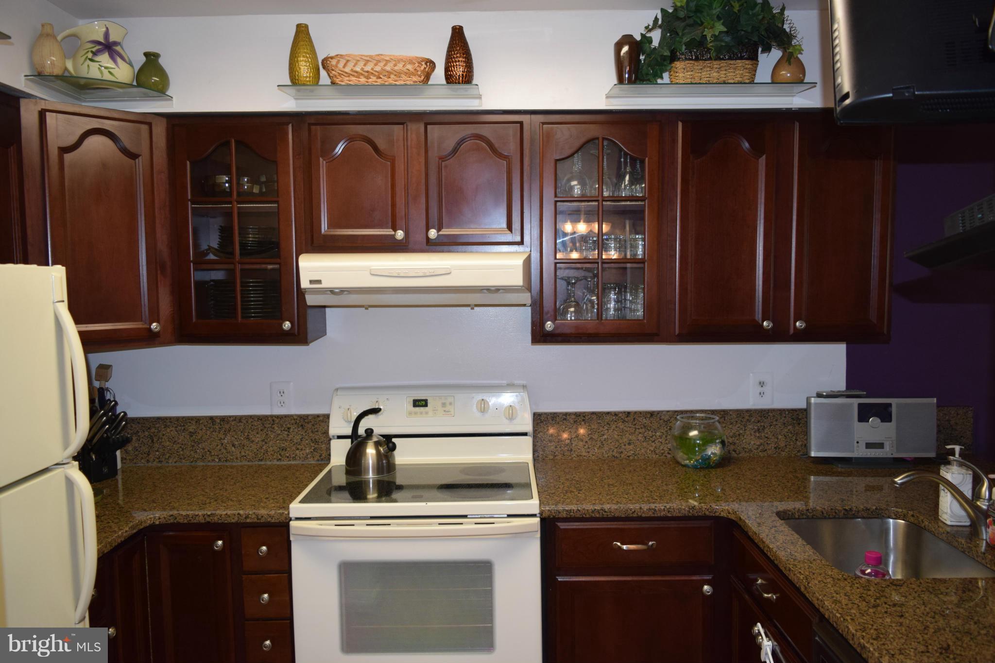 LAUREL LAKES - Residential