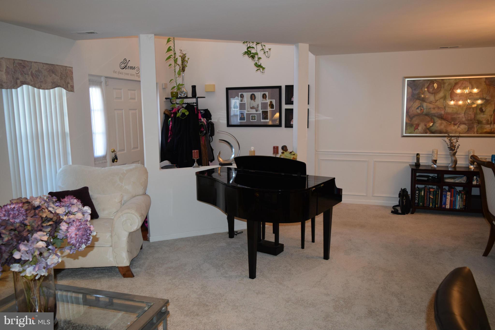 LAUREL LAKES - Residential