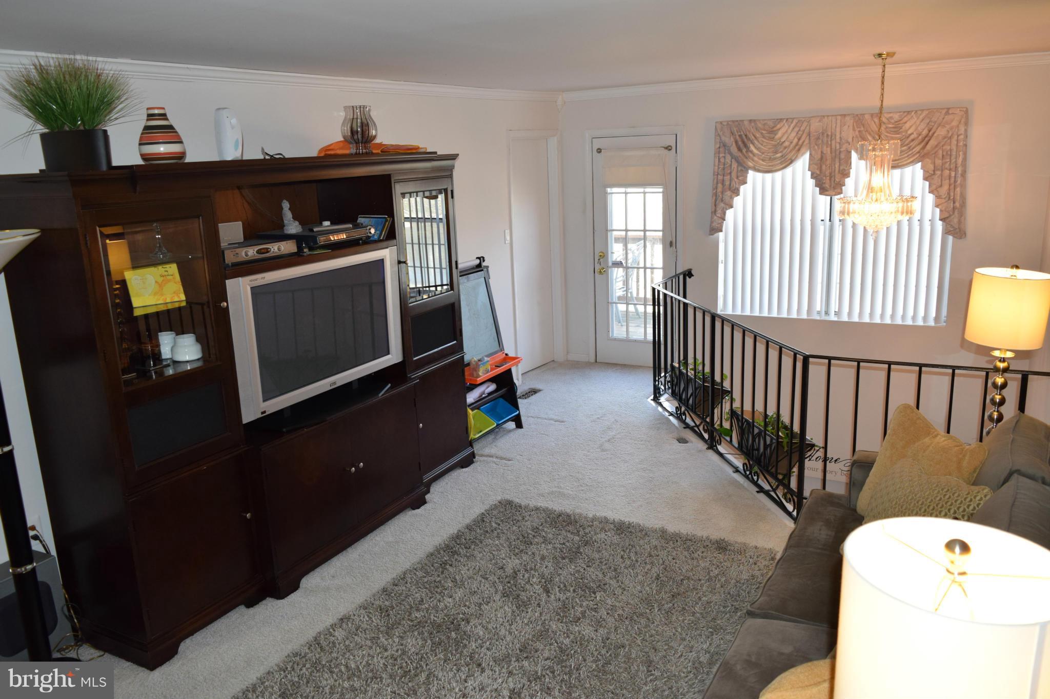 LAUREL LAKES - Residential