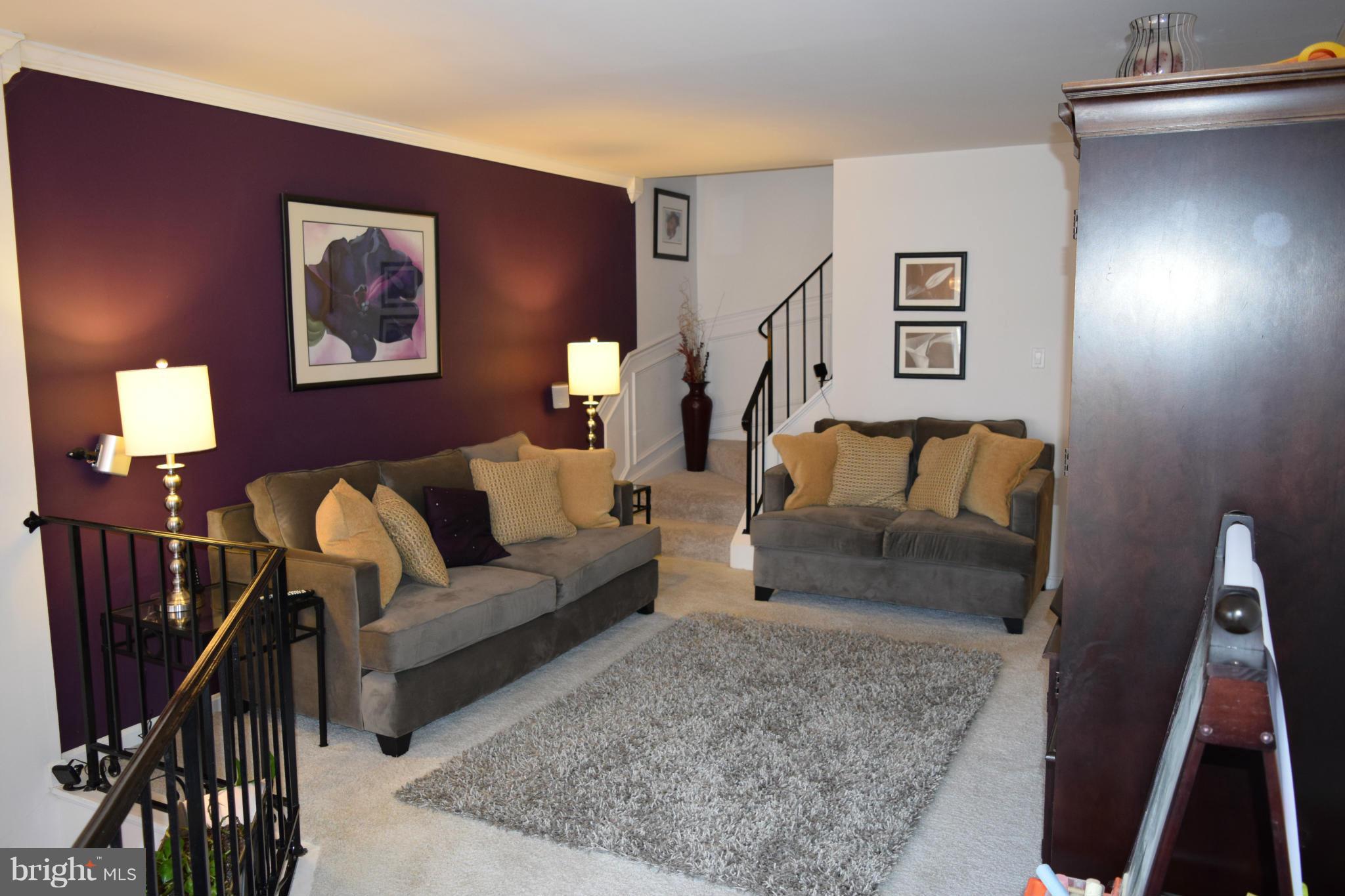 LAUREL LAKES - Residential