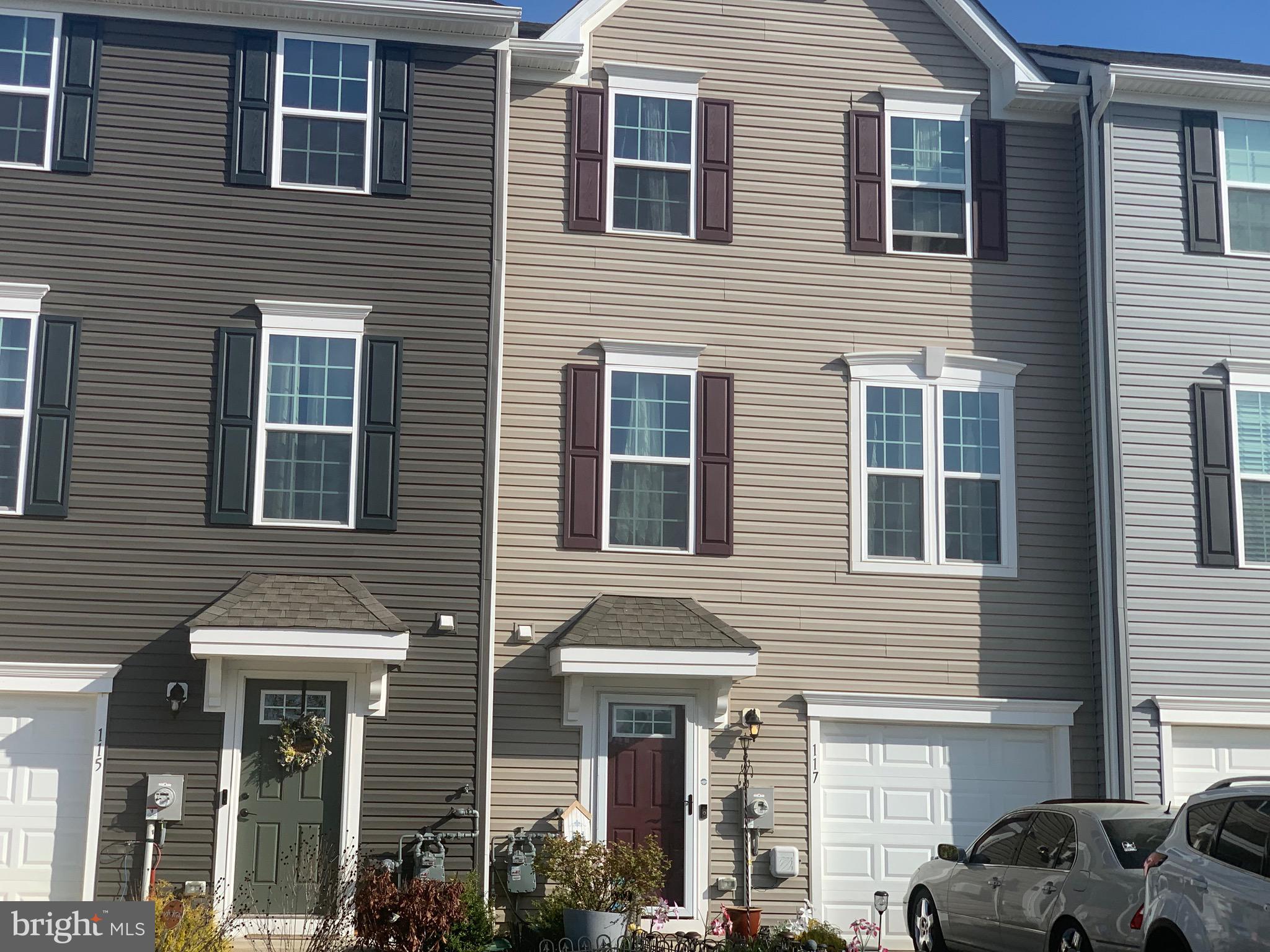 117 PLAZA DR
