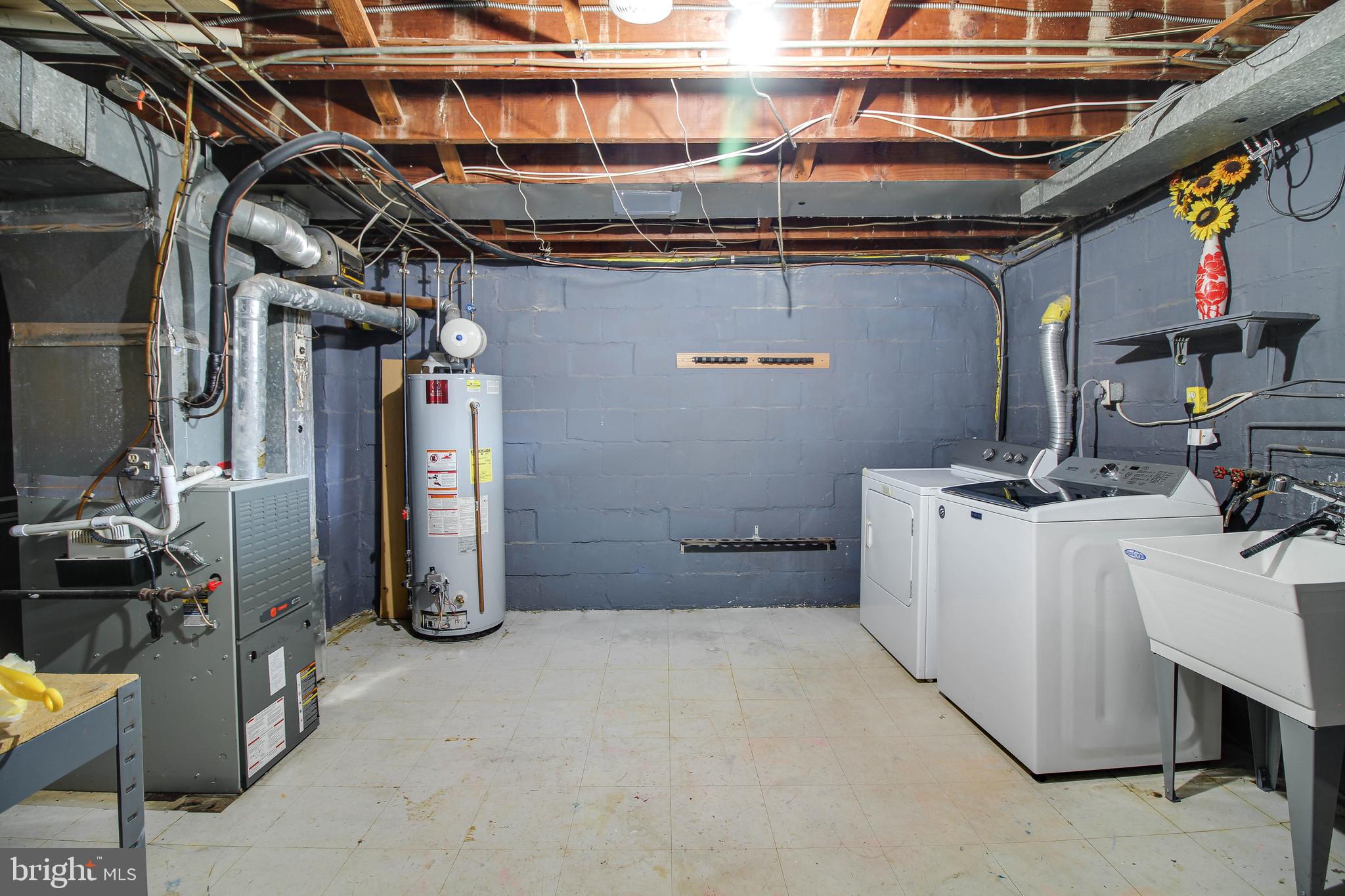 ACADEMY HEIGHTS - Residential Lease