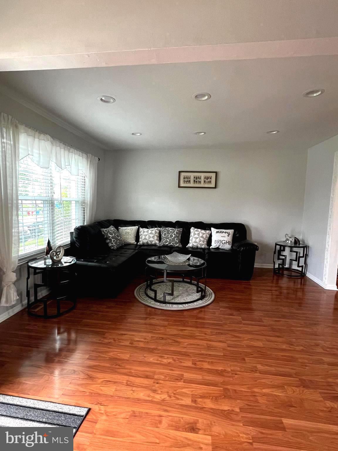 2722 JEAN DRIVE