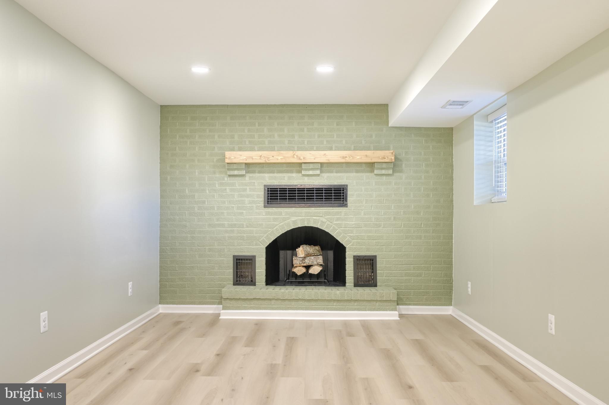 LODGE FOREST MANOR - Residential