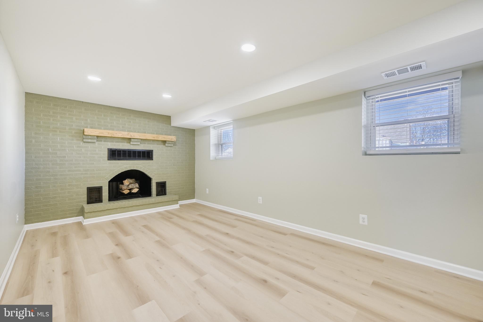 LODGE FOREST MANOR - Residential