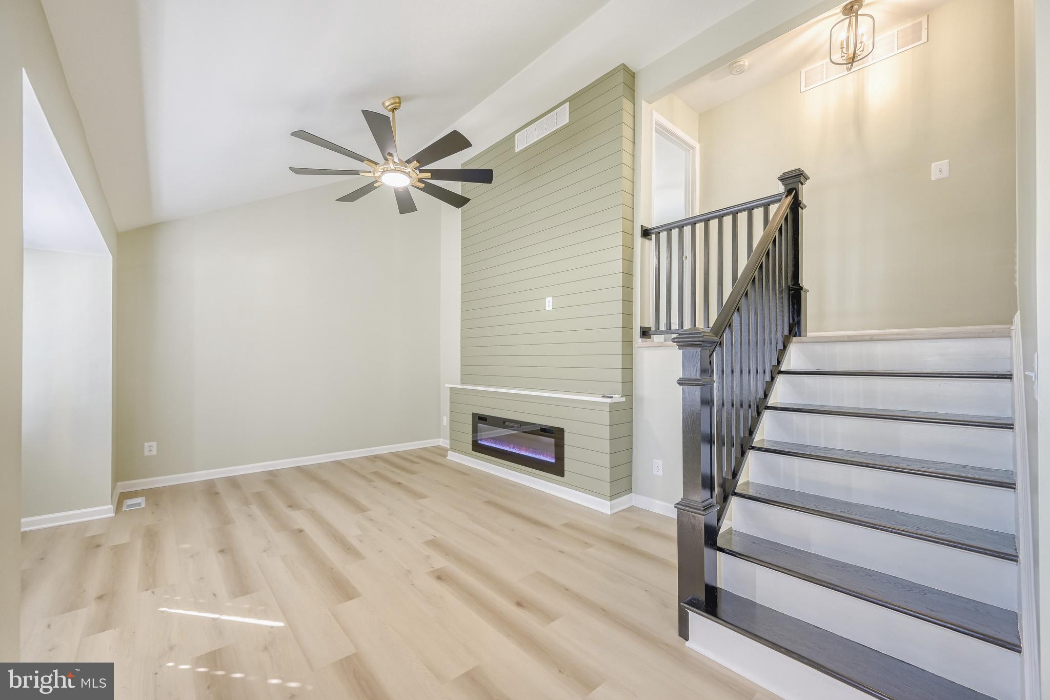 LODGE FOREST MANOR - Residential