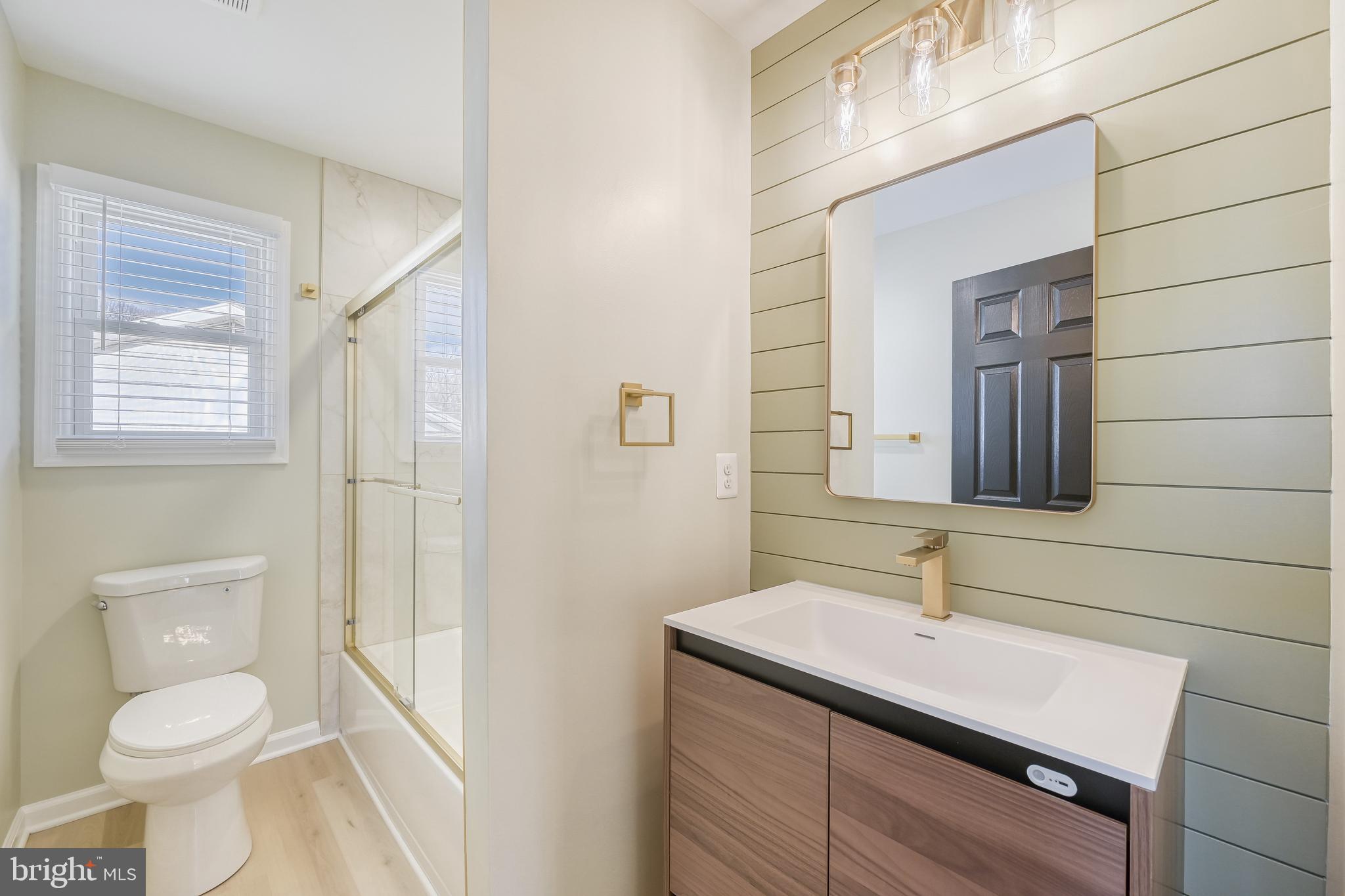 LODGE FOREST MANOR - Residential