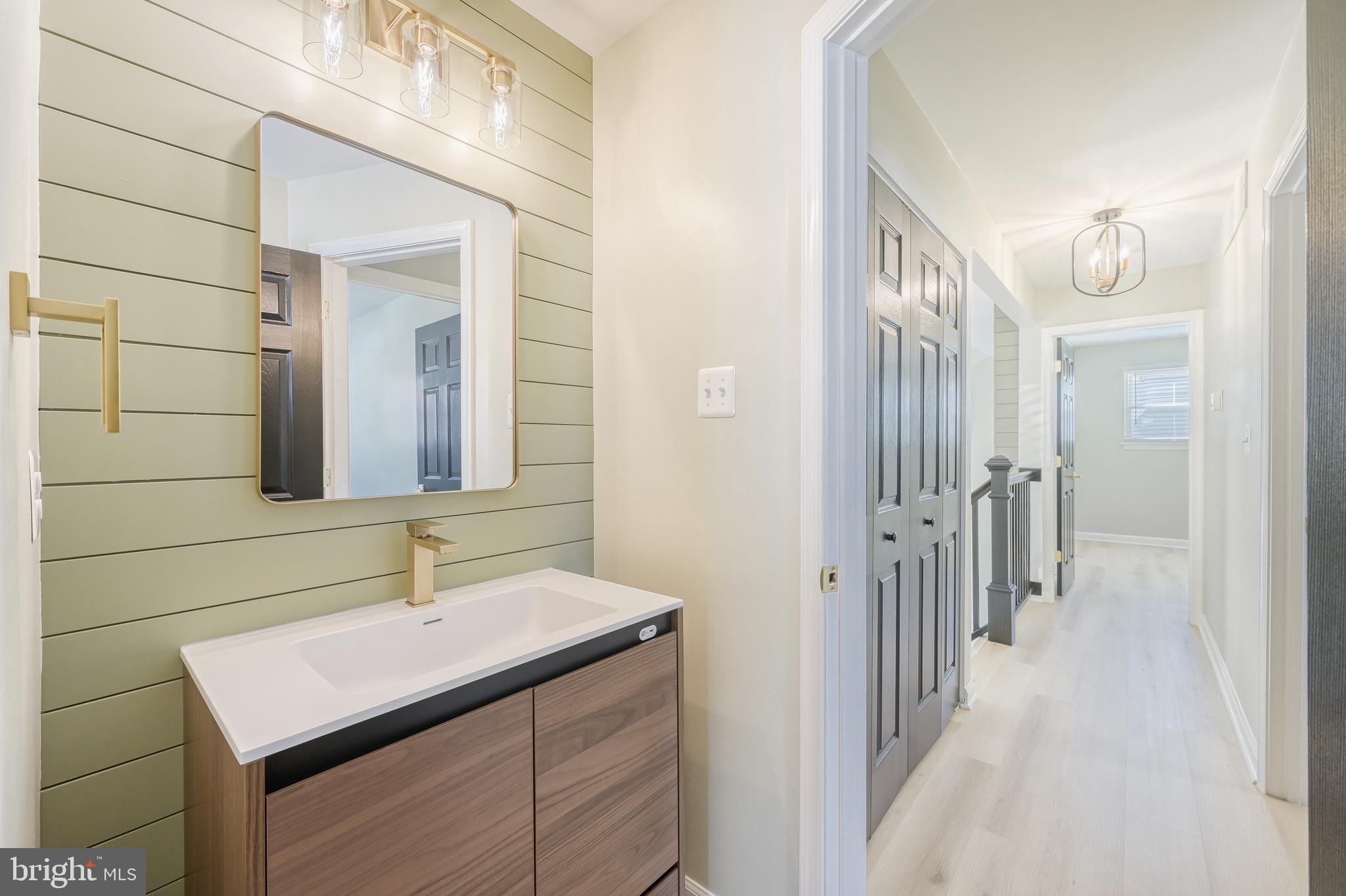 LODGE FOREST MANOR - Residential