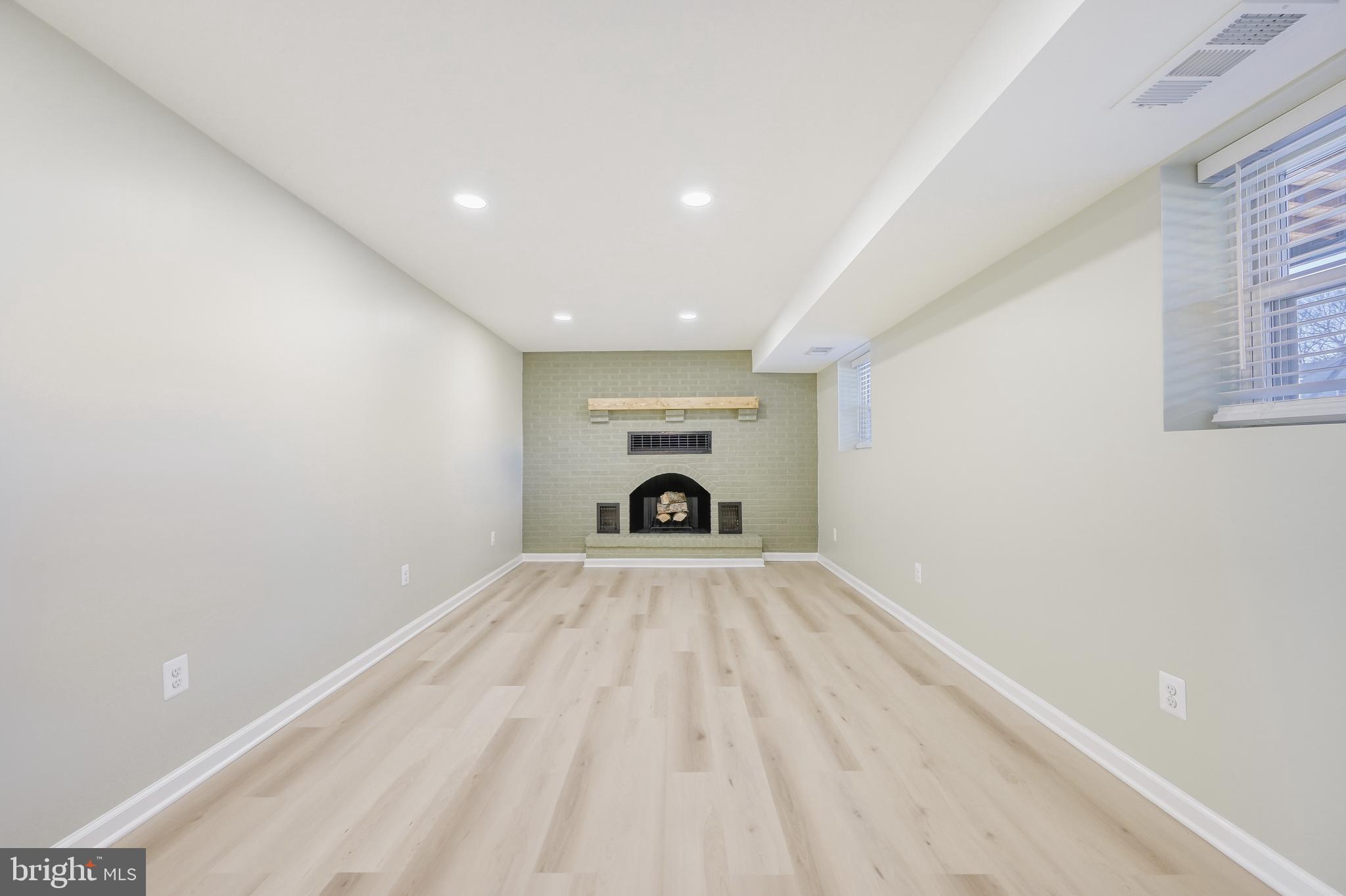 LODGE FOREST MANOR - Residential