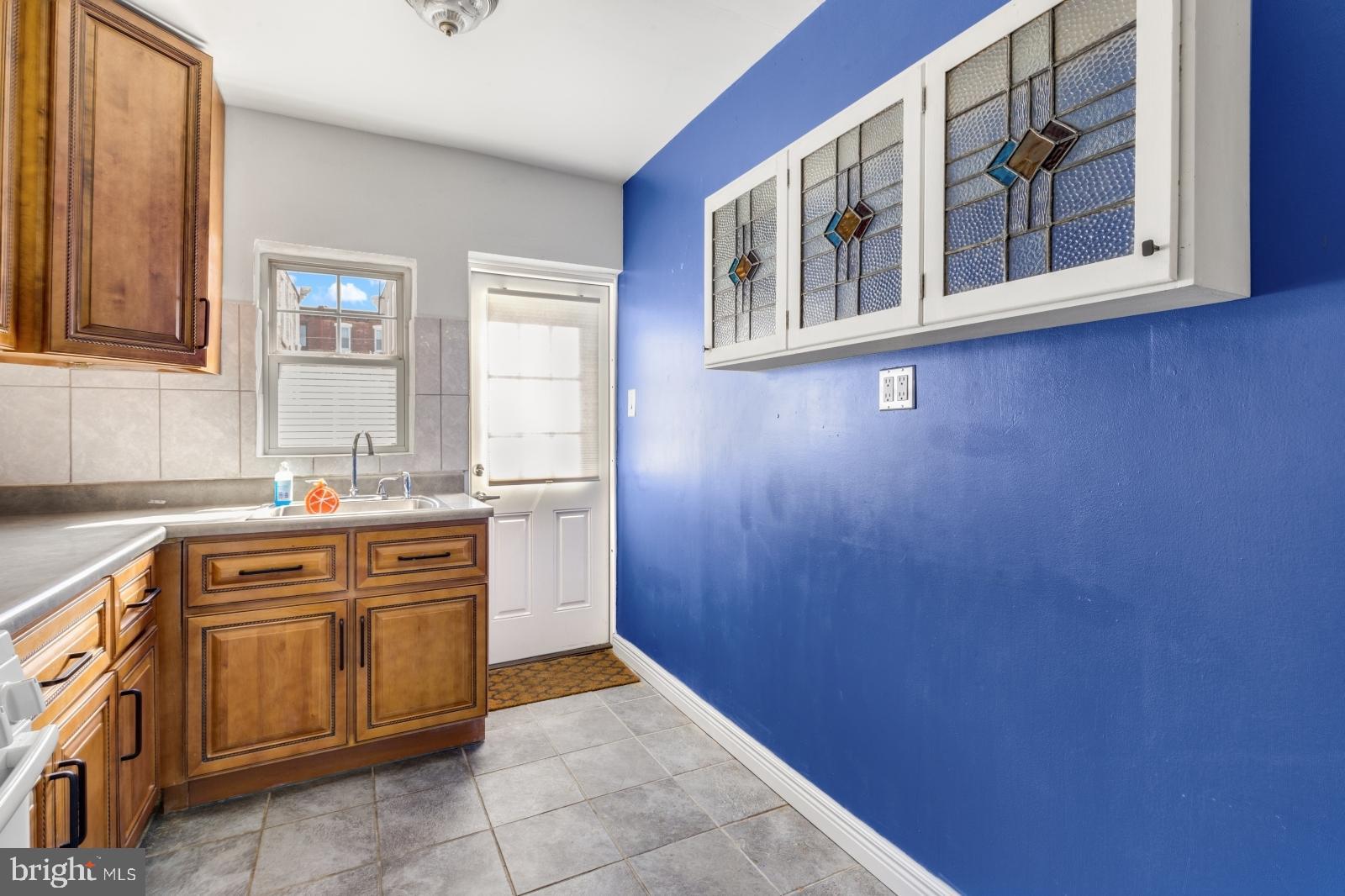 NORRIS SQUARE - Residential Lease