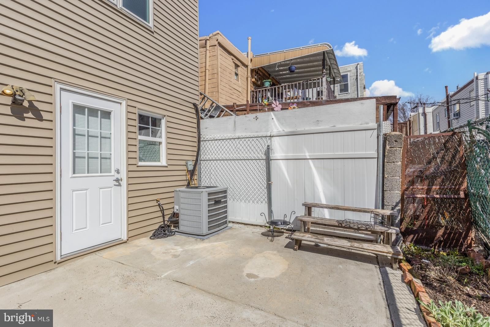 NORRIS SQUARE - Residential Lease