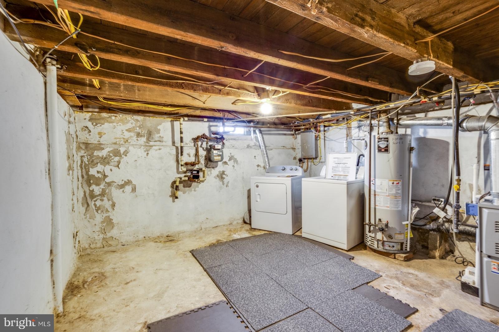 NORRIS SQUARE - Residential Lease