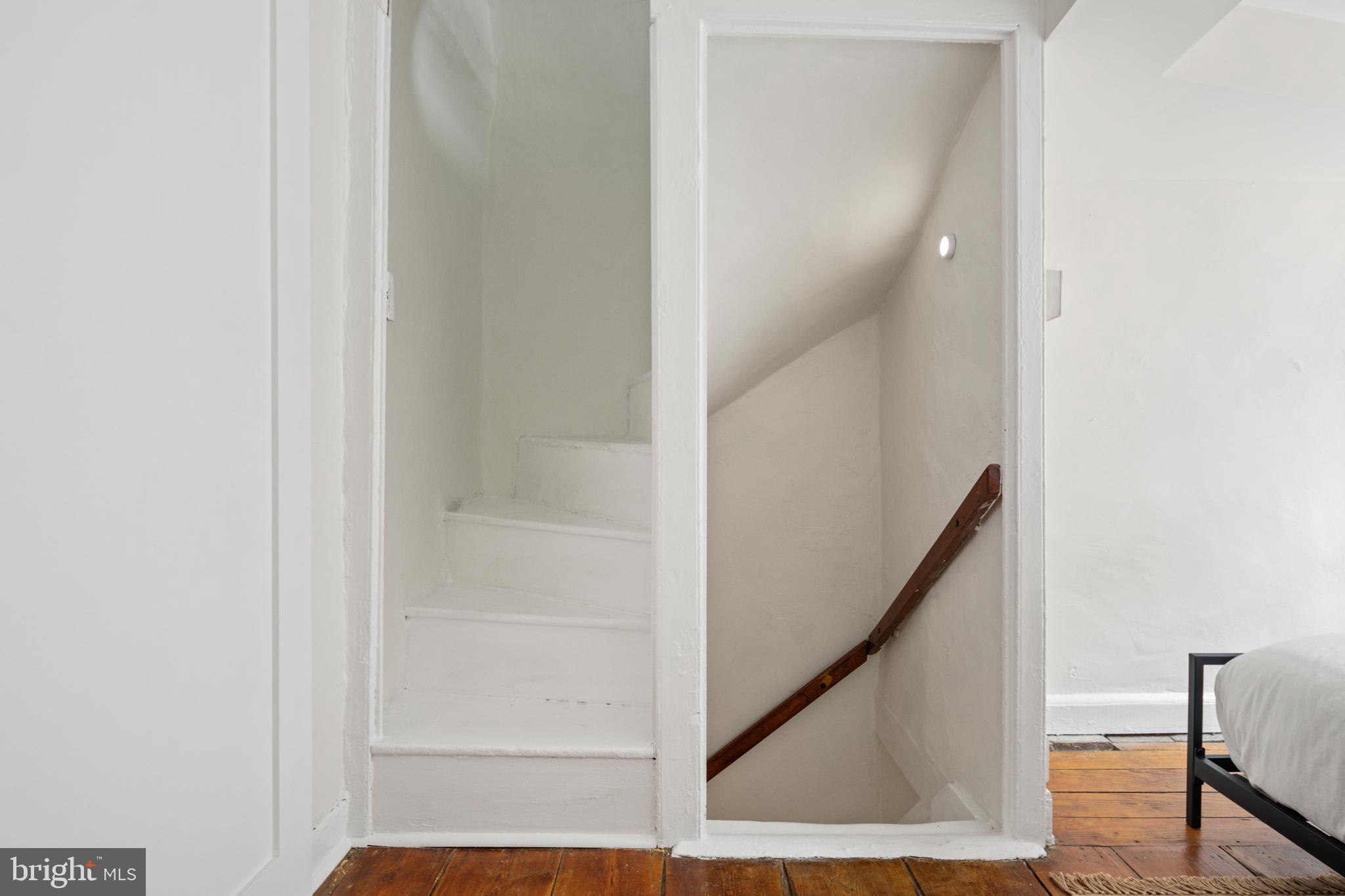 QUEEN VILLAGE - Residential