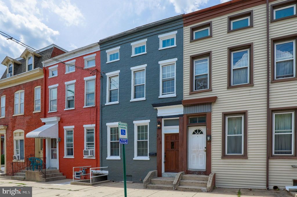 Photo of 213 WALNUT ST, COLUMBIA, PA 17512 (MLS # PALA2026654)