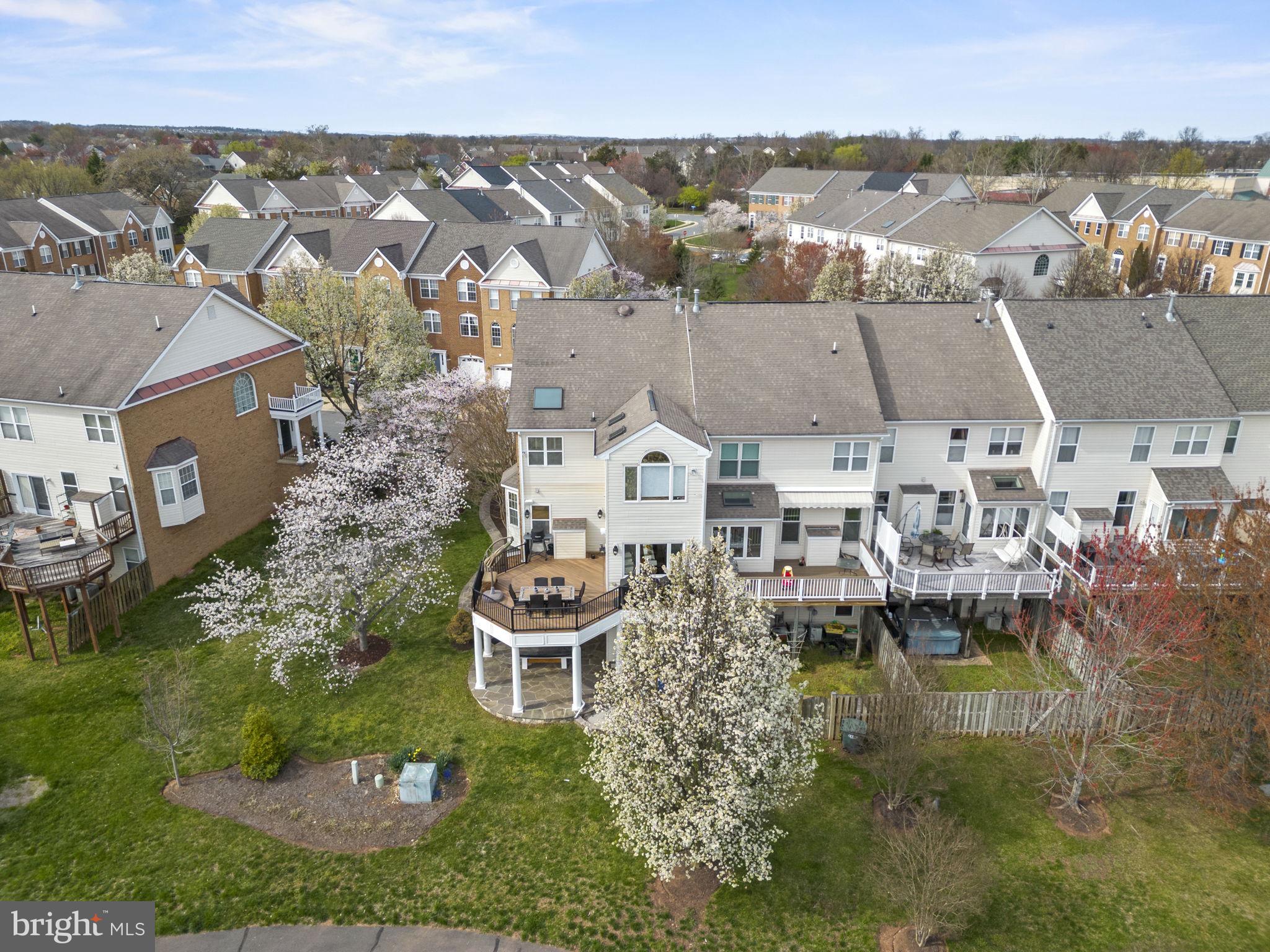 FARMWELL HUNT - Residential