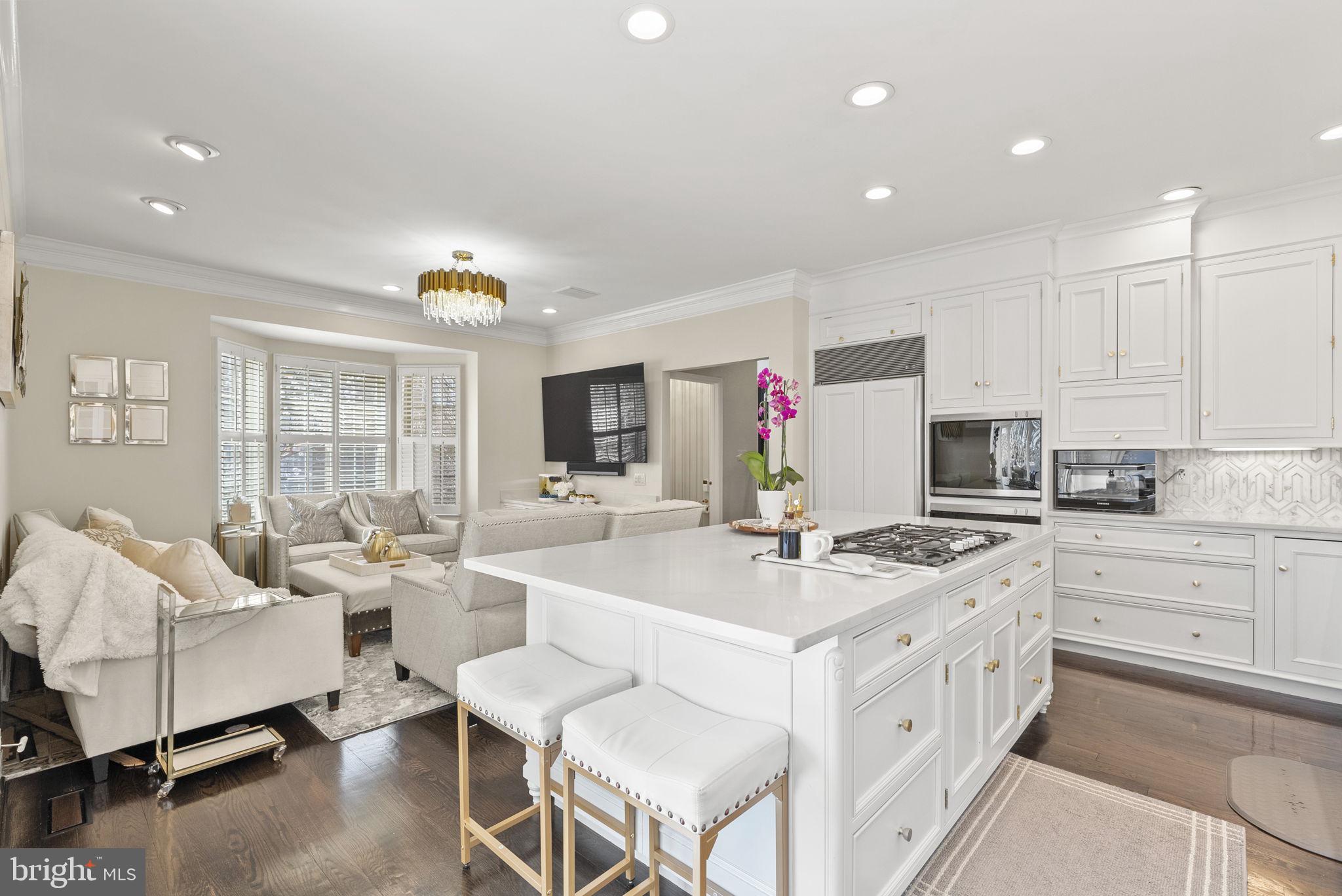 FARMWELL HUNT - Residential