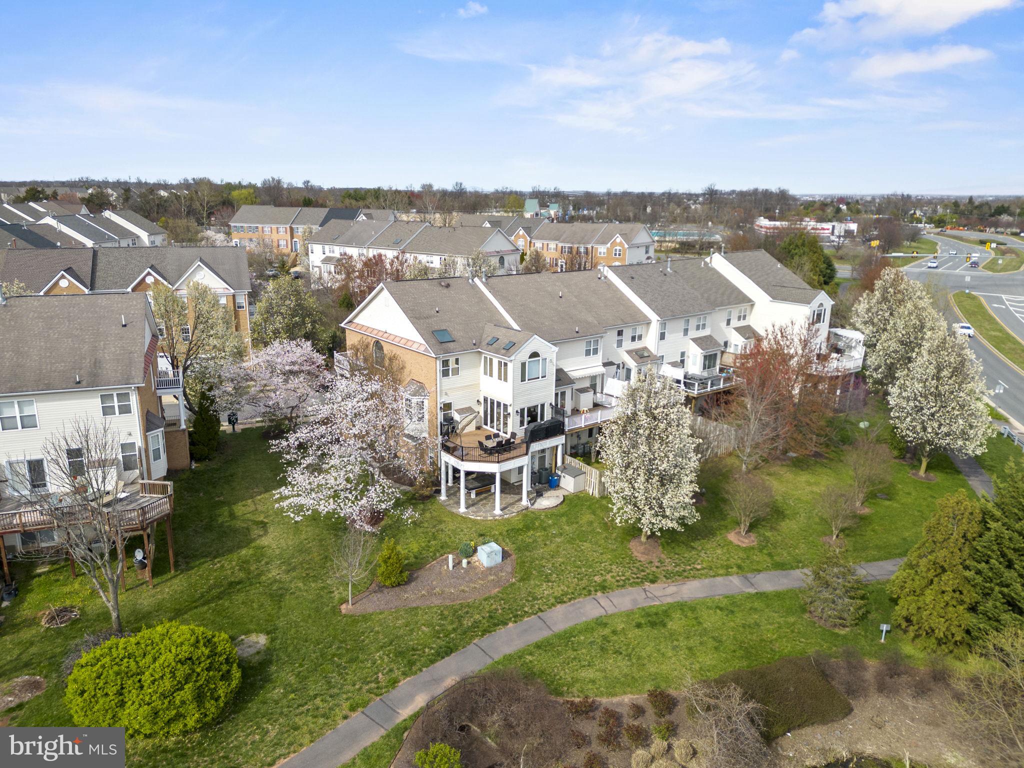 FARMWELL HUNT - Residential