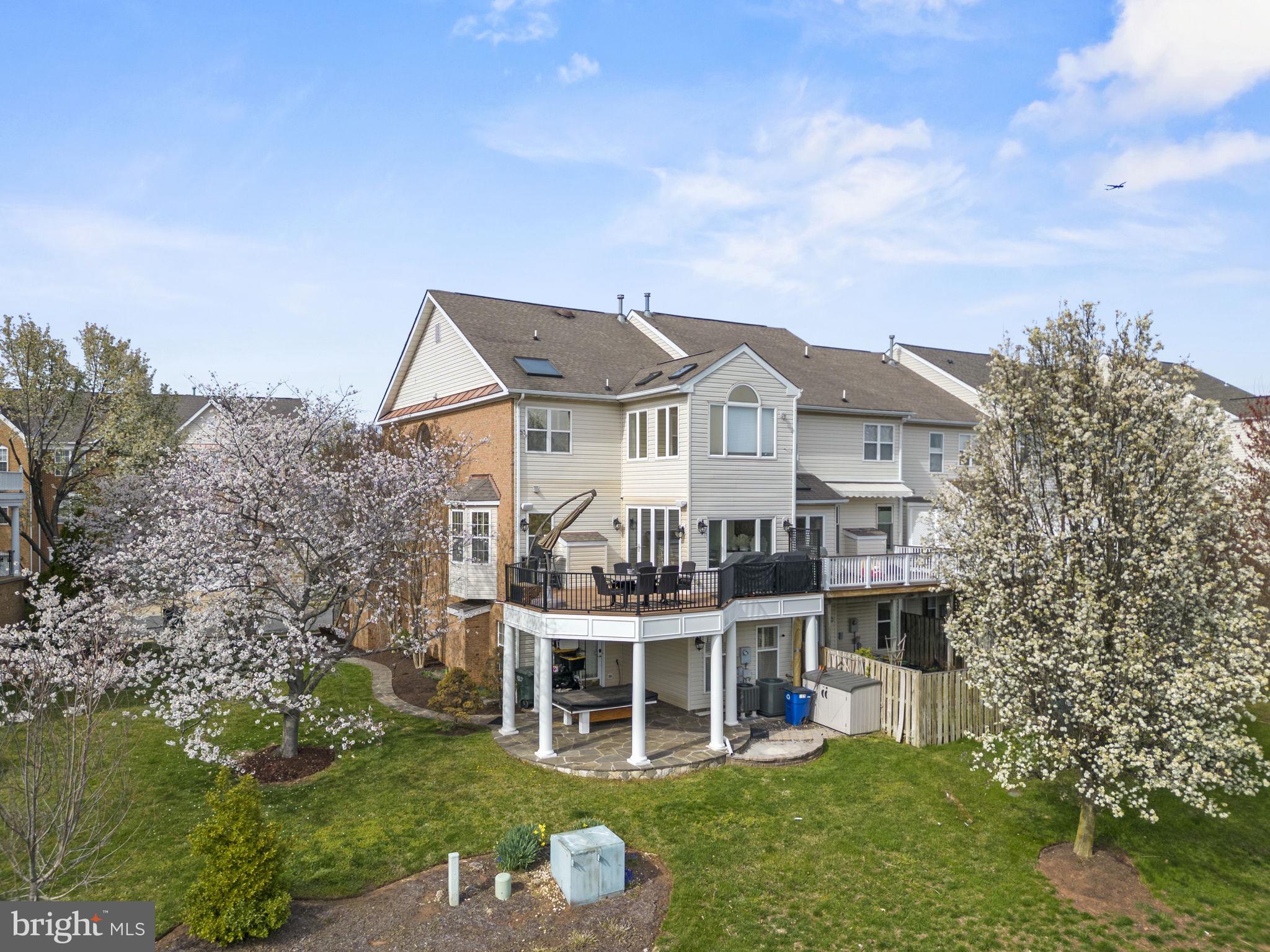 FARMWELL HUNT - Residential