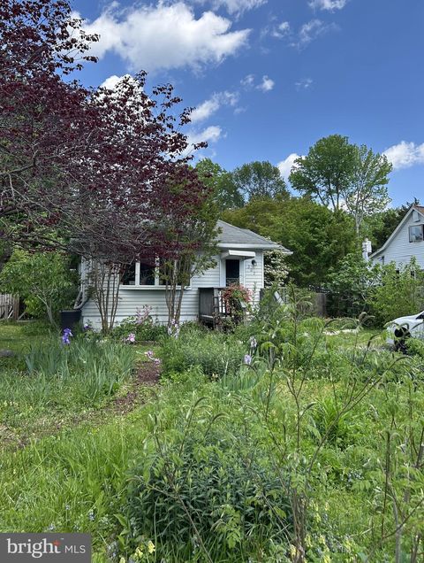 202 LAKEVIEW AVENUE EDGEWATER MD 21037