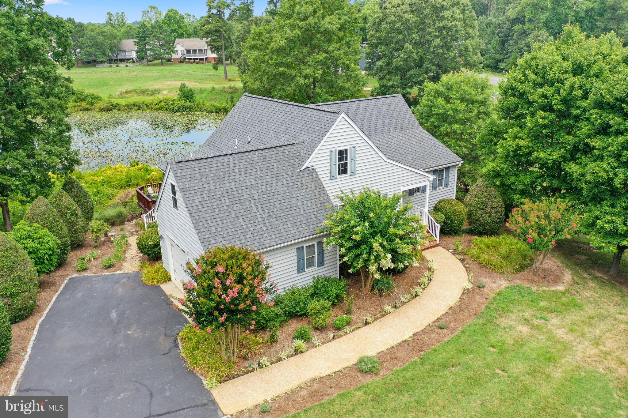 648 MIDDLE GATE