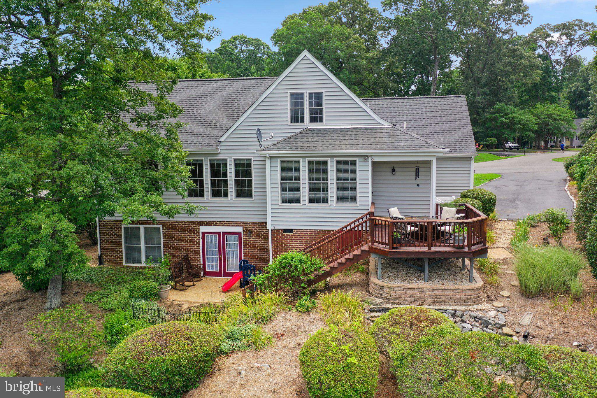 648 MIDDLE GATE