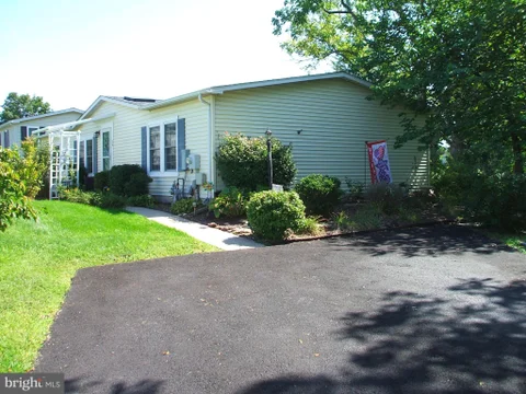 24 Goldenrod Court E, Harleysville, PA 19438 - MLS#: PAMC2192292