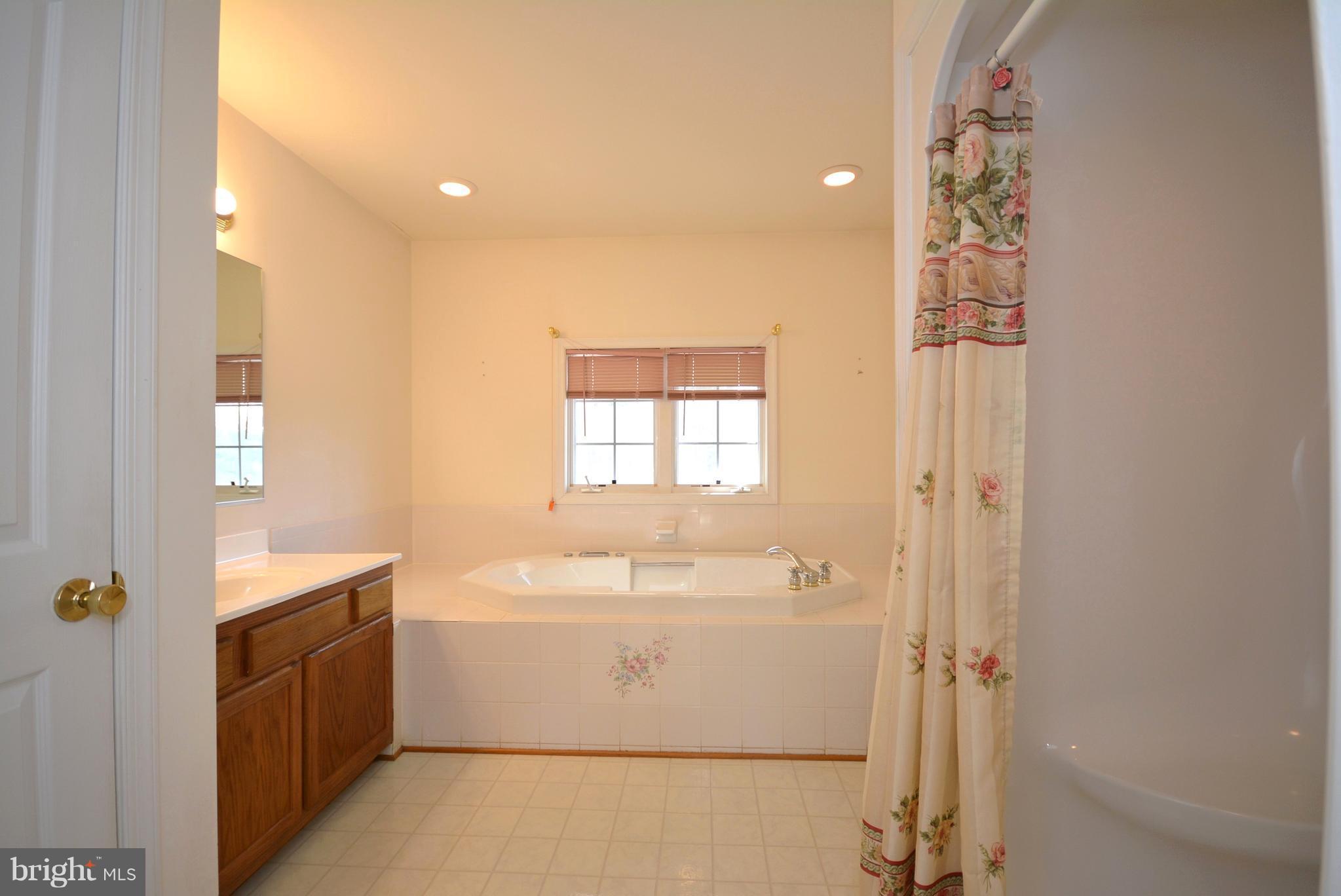 LAKE ISAAC ESTATES - Residential