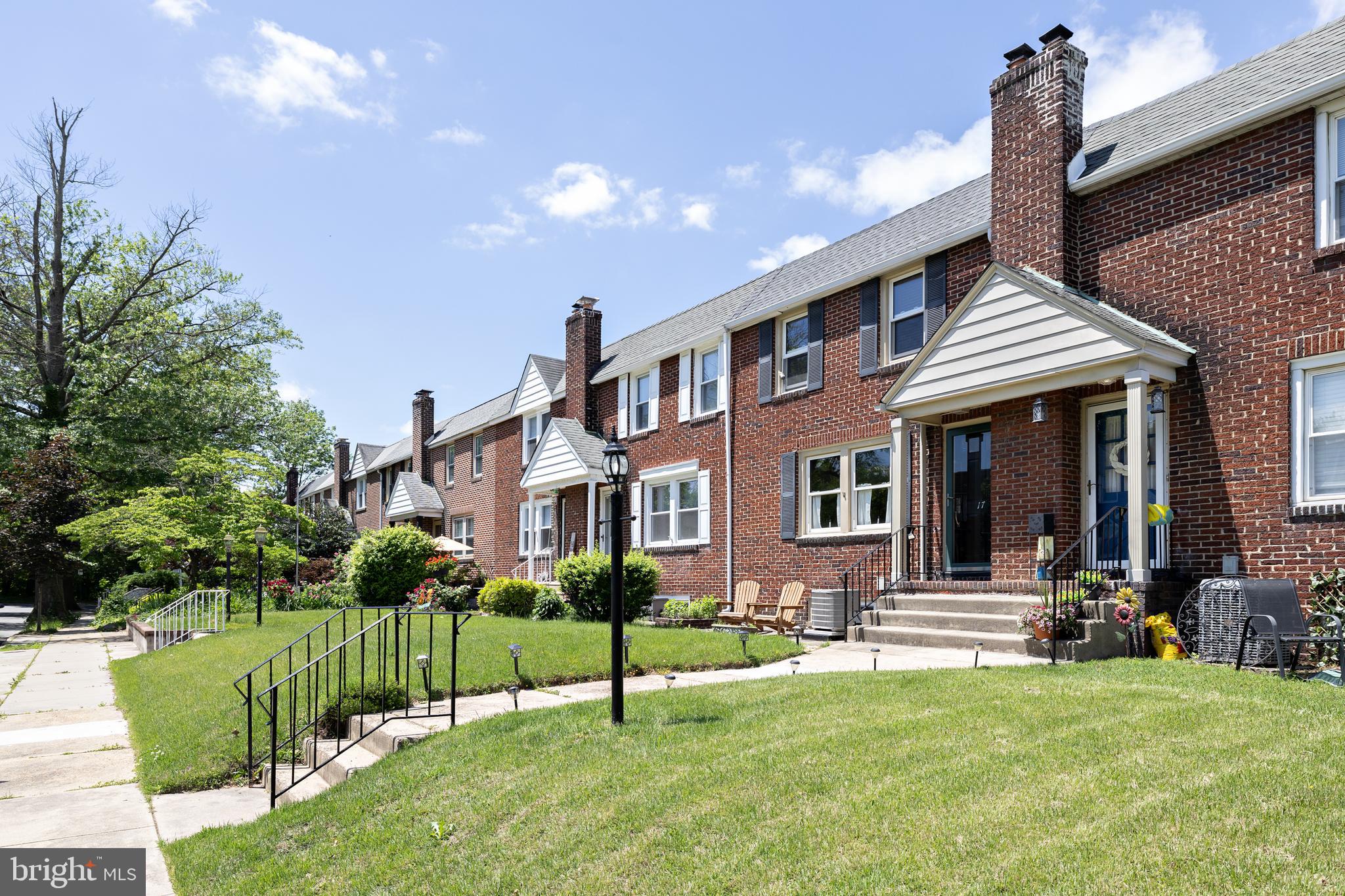 17 DOWLING AVENUE