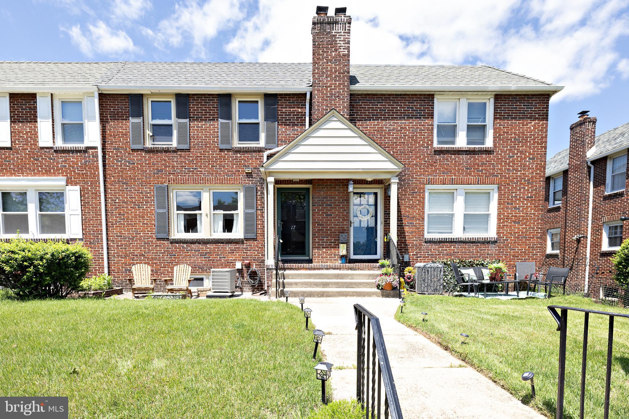 17 DOWLING AVENUE
