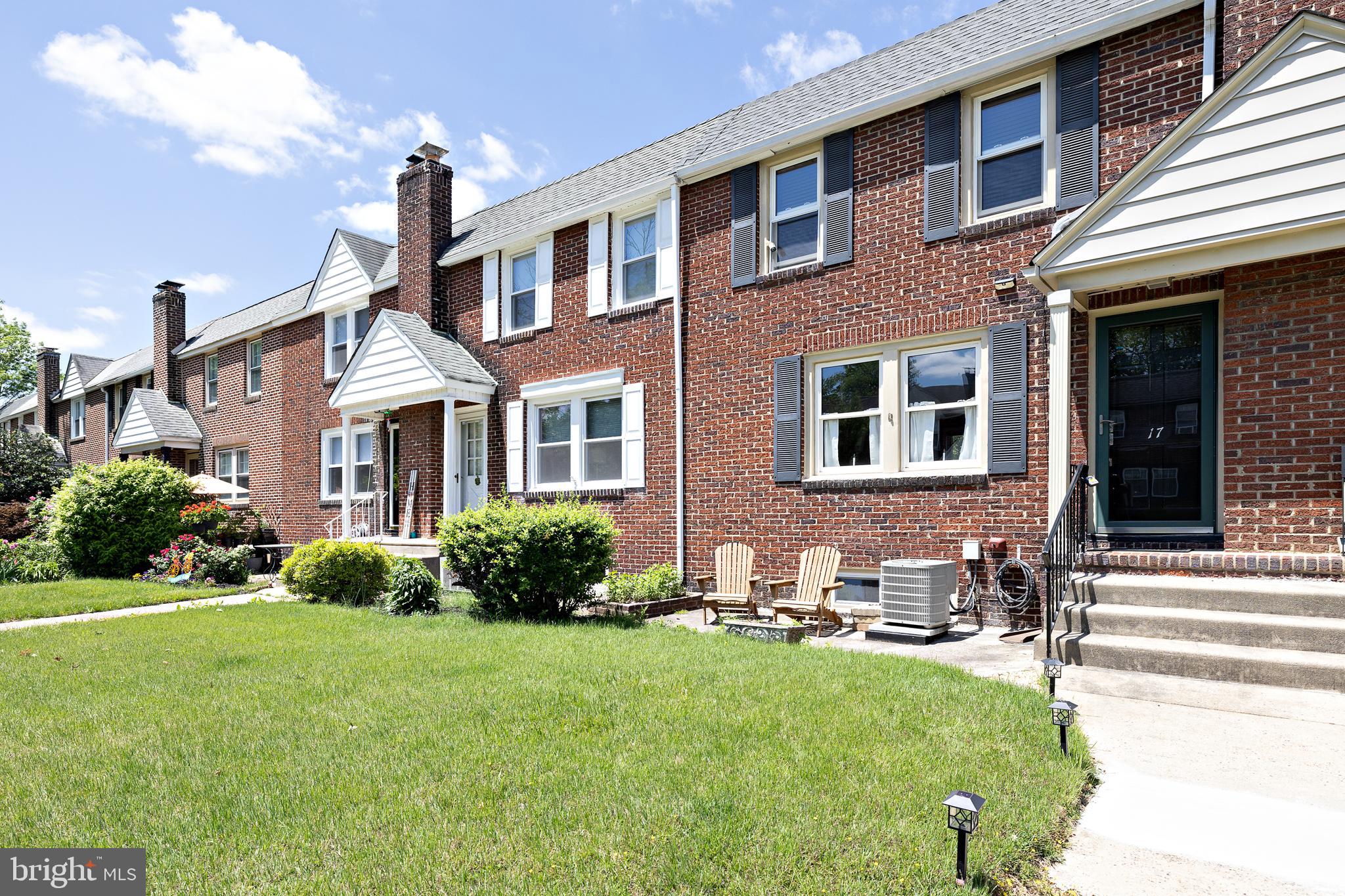 17 DOWLING AVENUE