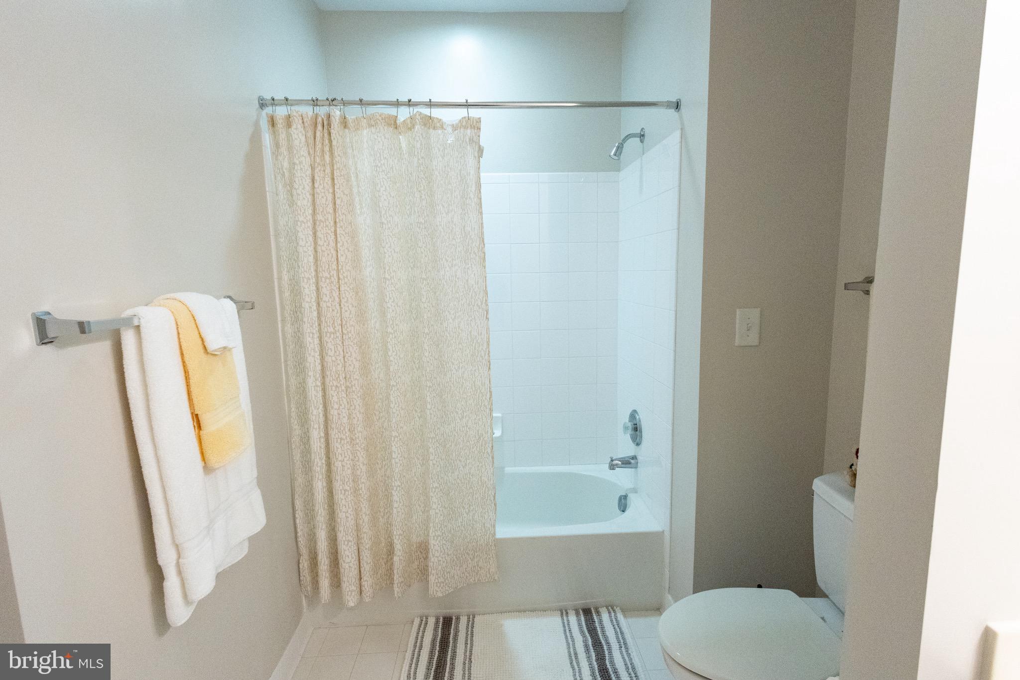 POTOMAC POINTE - Residential