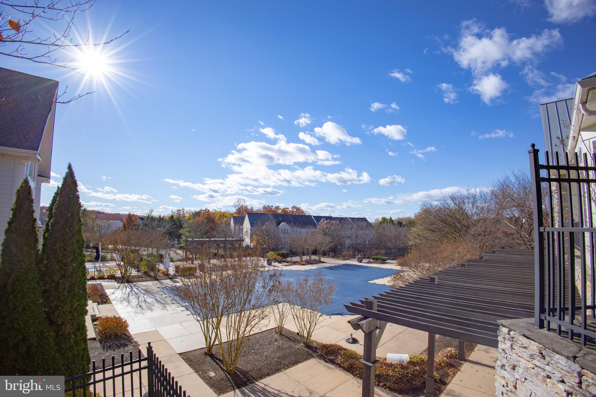 POTOMAC POINTE - Residential