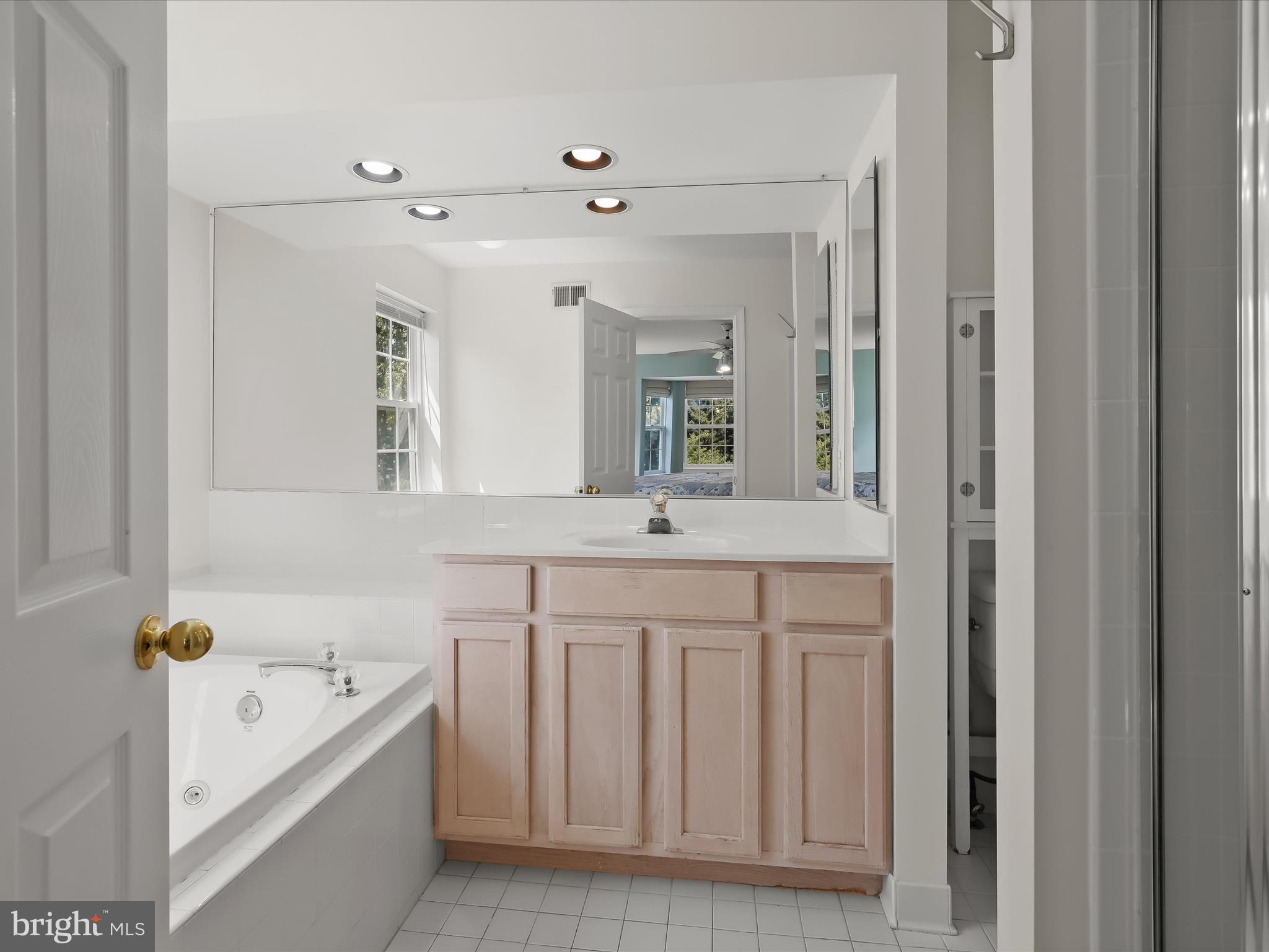 GOLDSBOROUGH MANOR - Residential